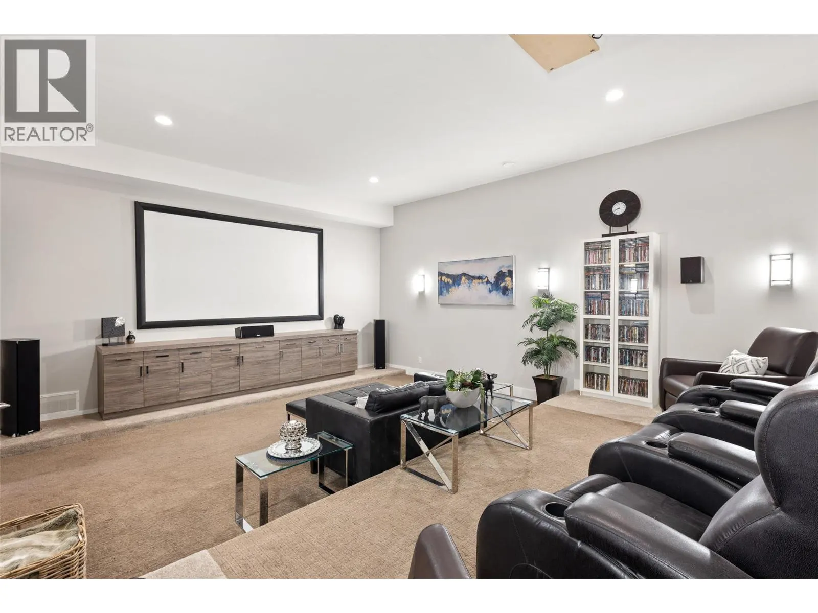 1955 Bayview Court