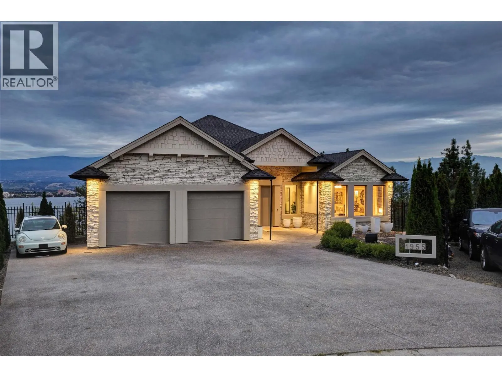 1955 Bayview Court