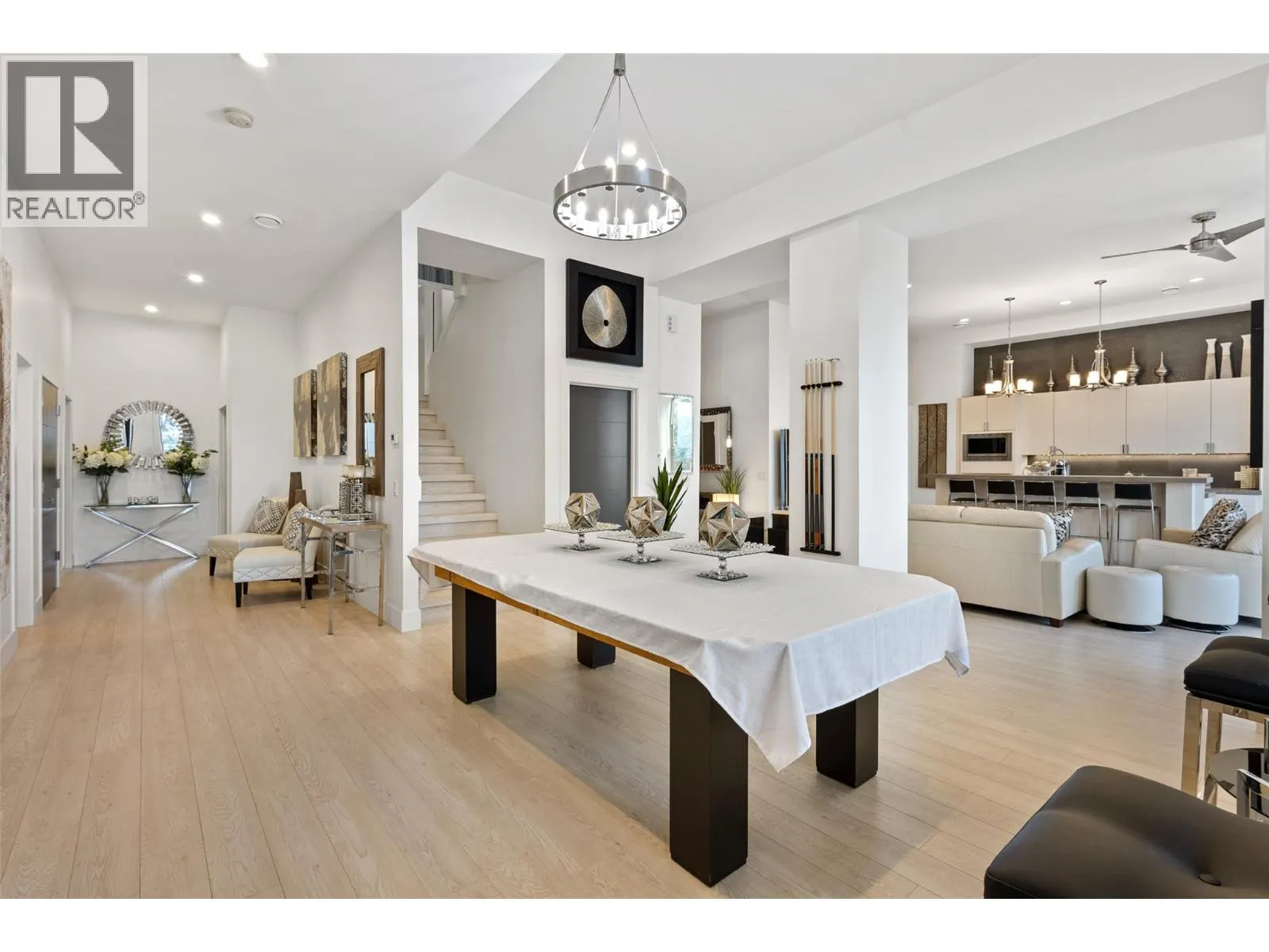1955 Bayview Court