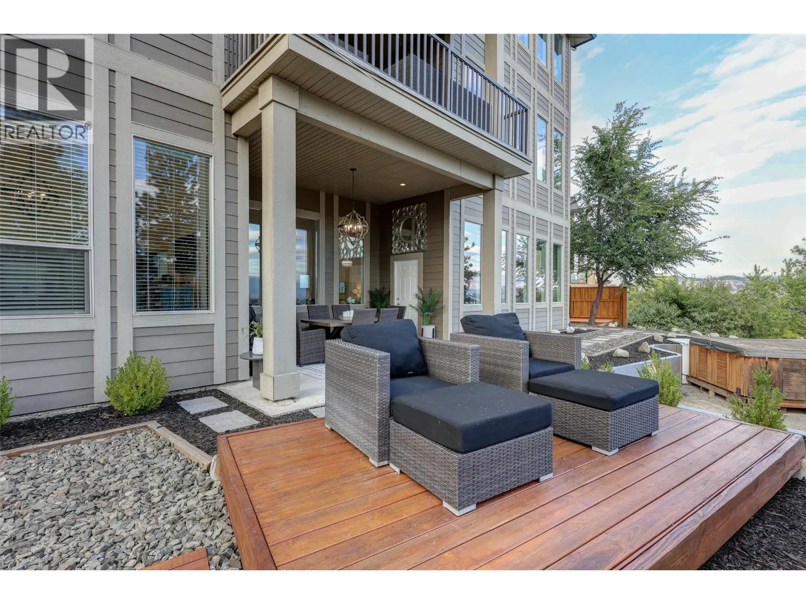 1955 Bayview Court