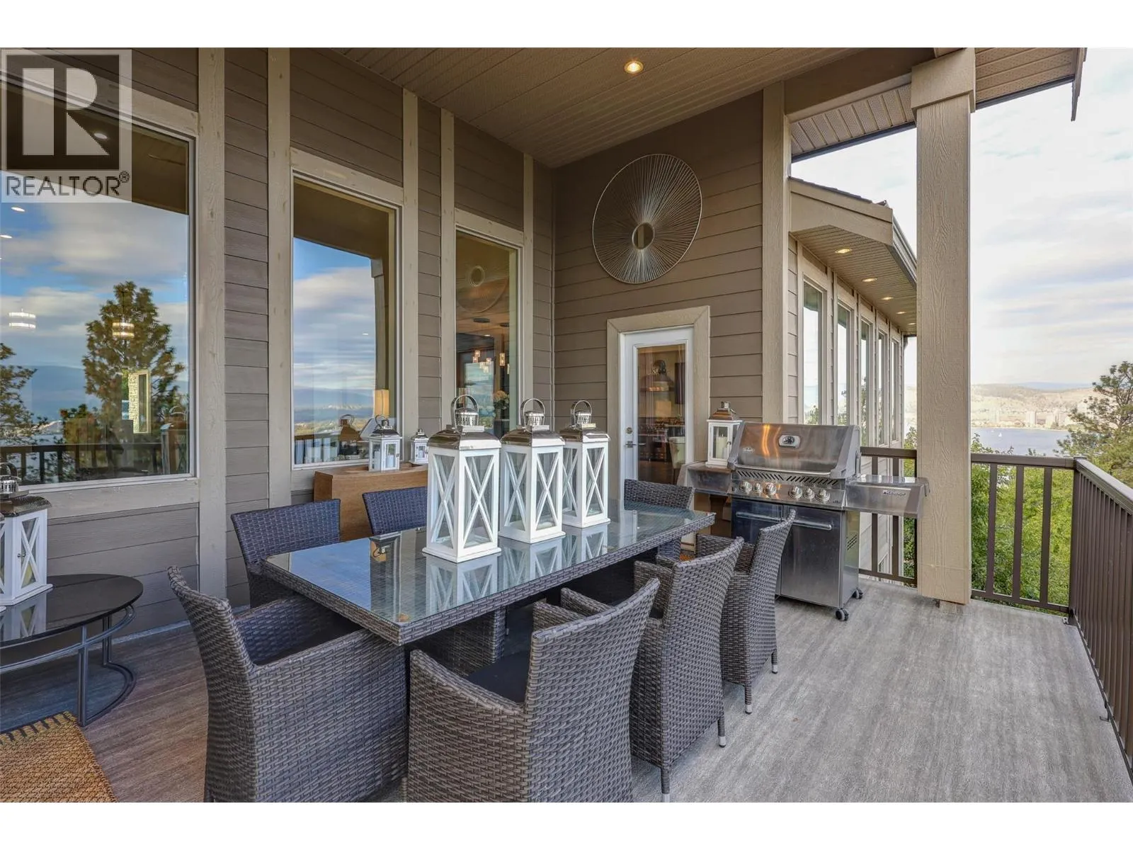 1955 Bayview Court