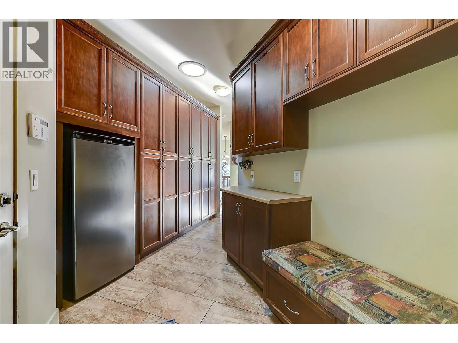 1147 Glenview Court