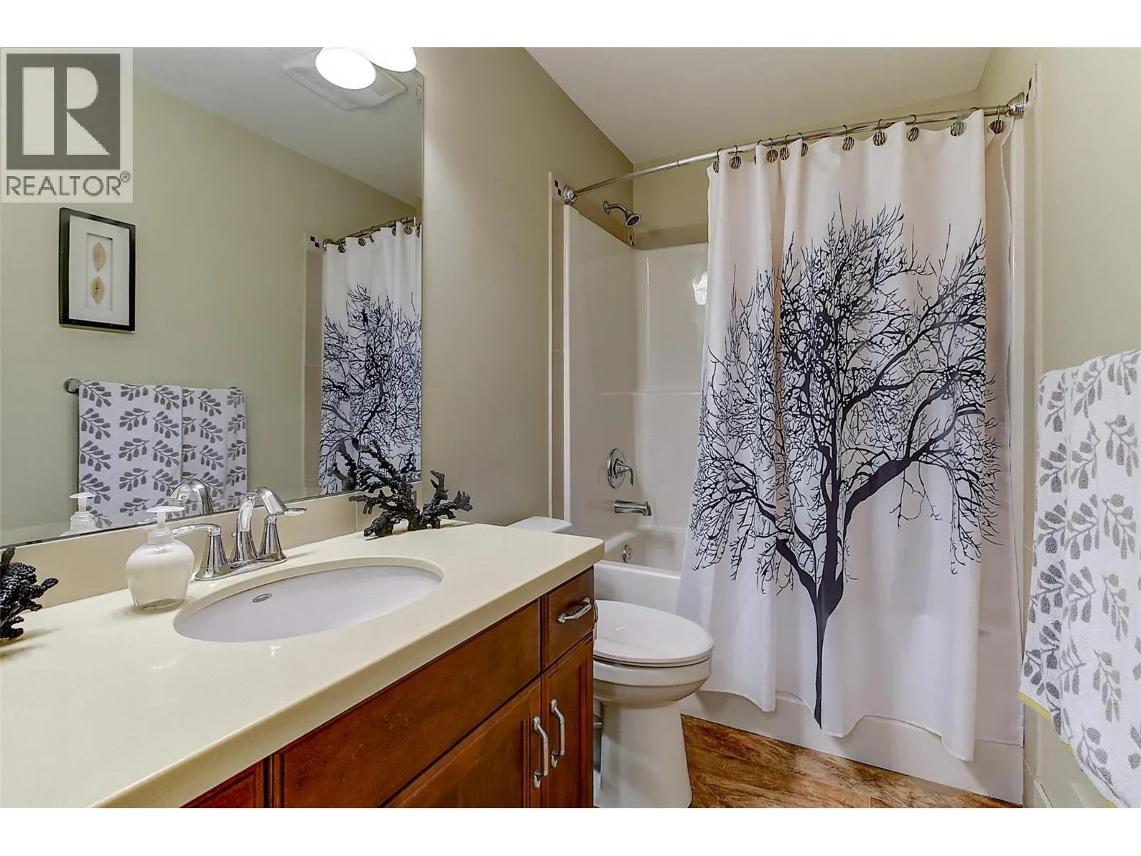 1147 Glenview Court