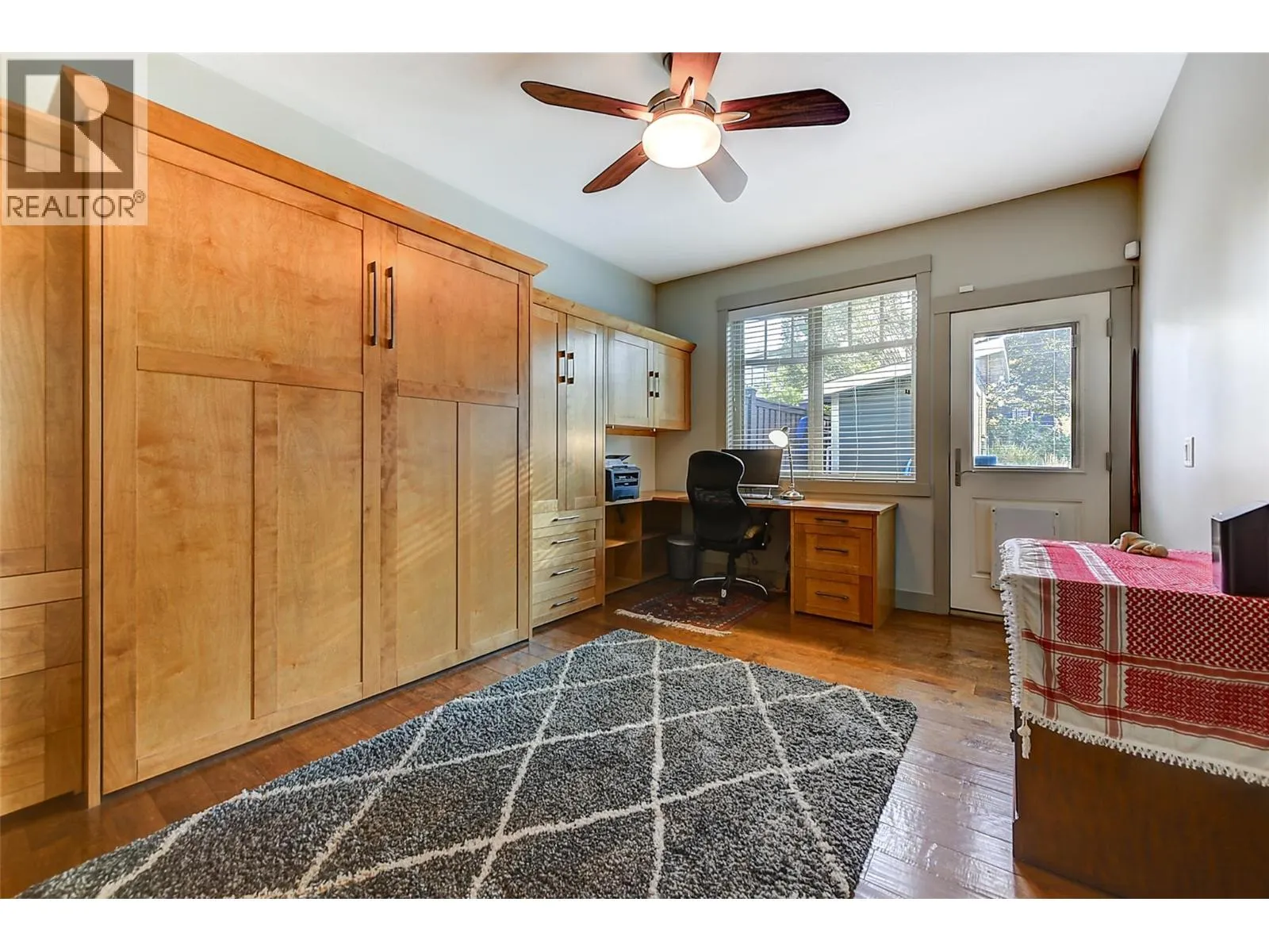 1147 Glenview Court