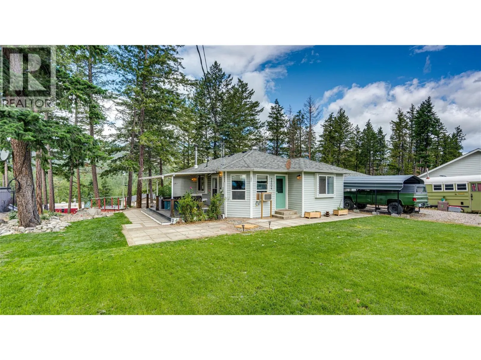 7204 Dunwaters Road