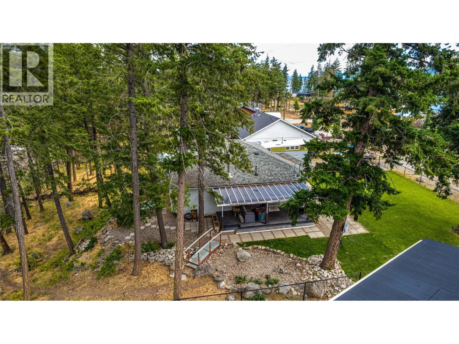 7204 Dunwaters Road