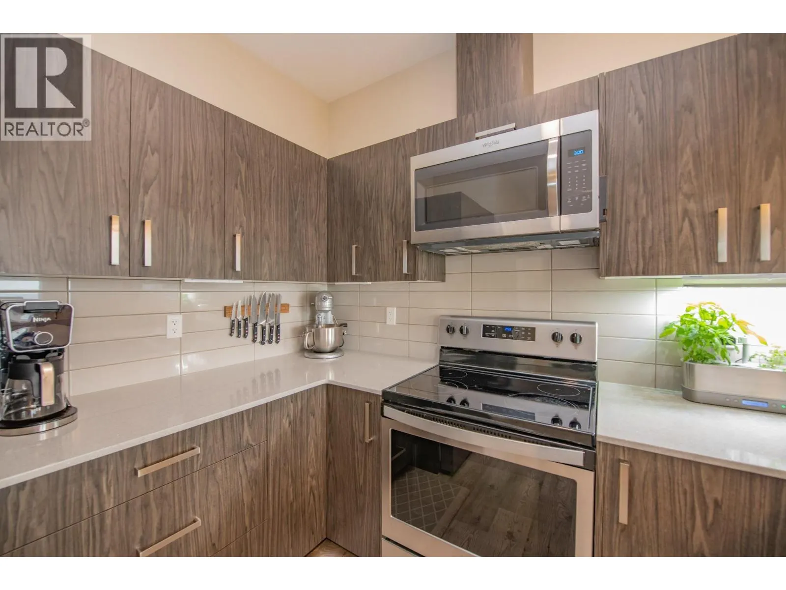 933 Mount Robson Place Unit# 32