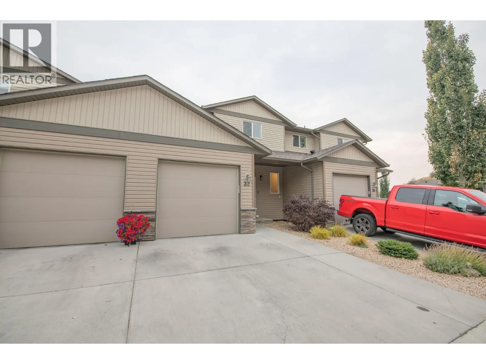 933 Mount Robson Place Unit# 32