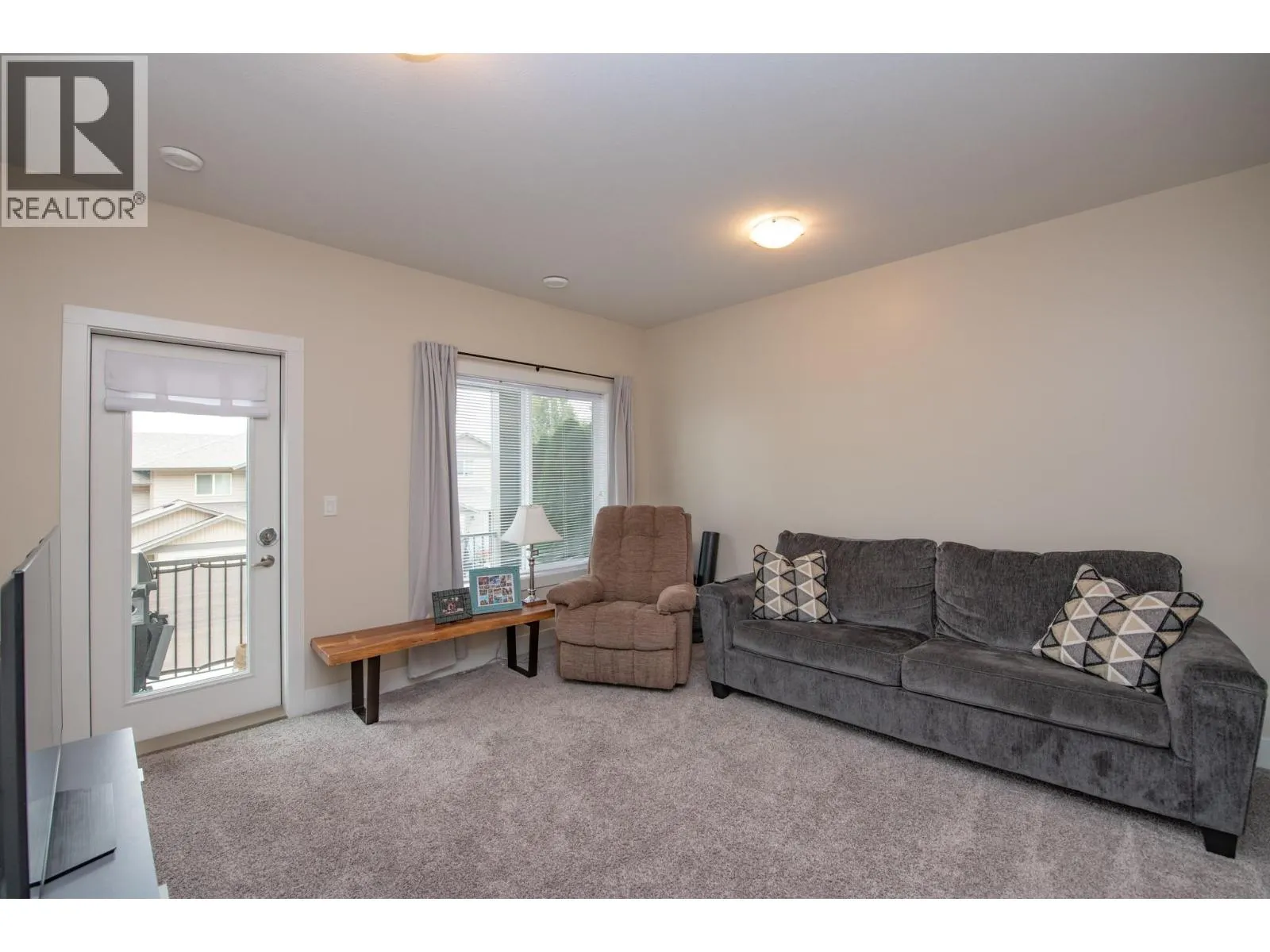 933 Mount Robson Place Unit# 32