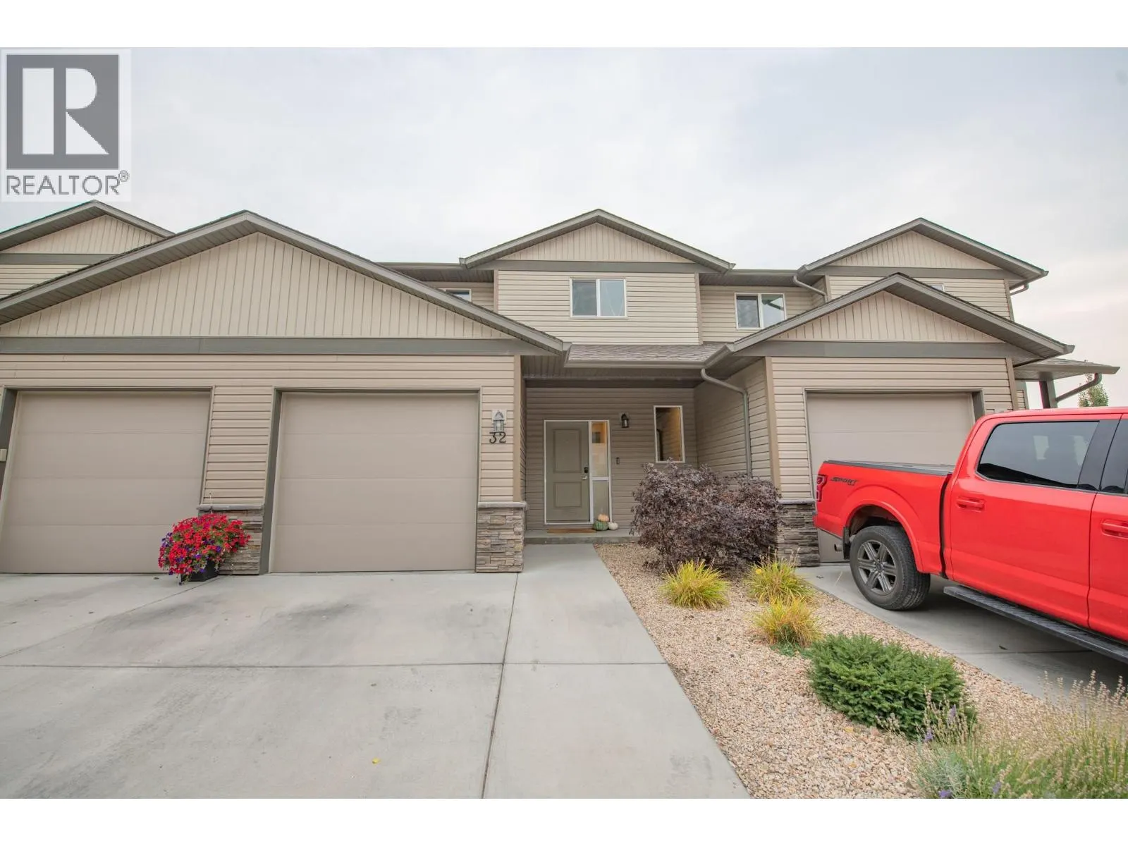 933 Mount Robson Place Unit# 32