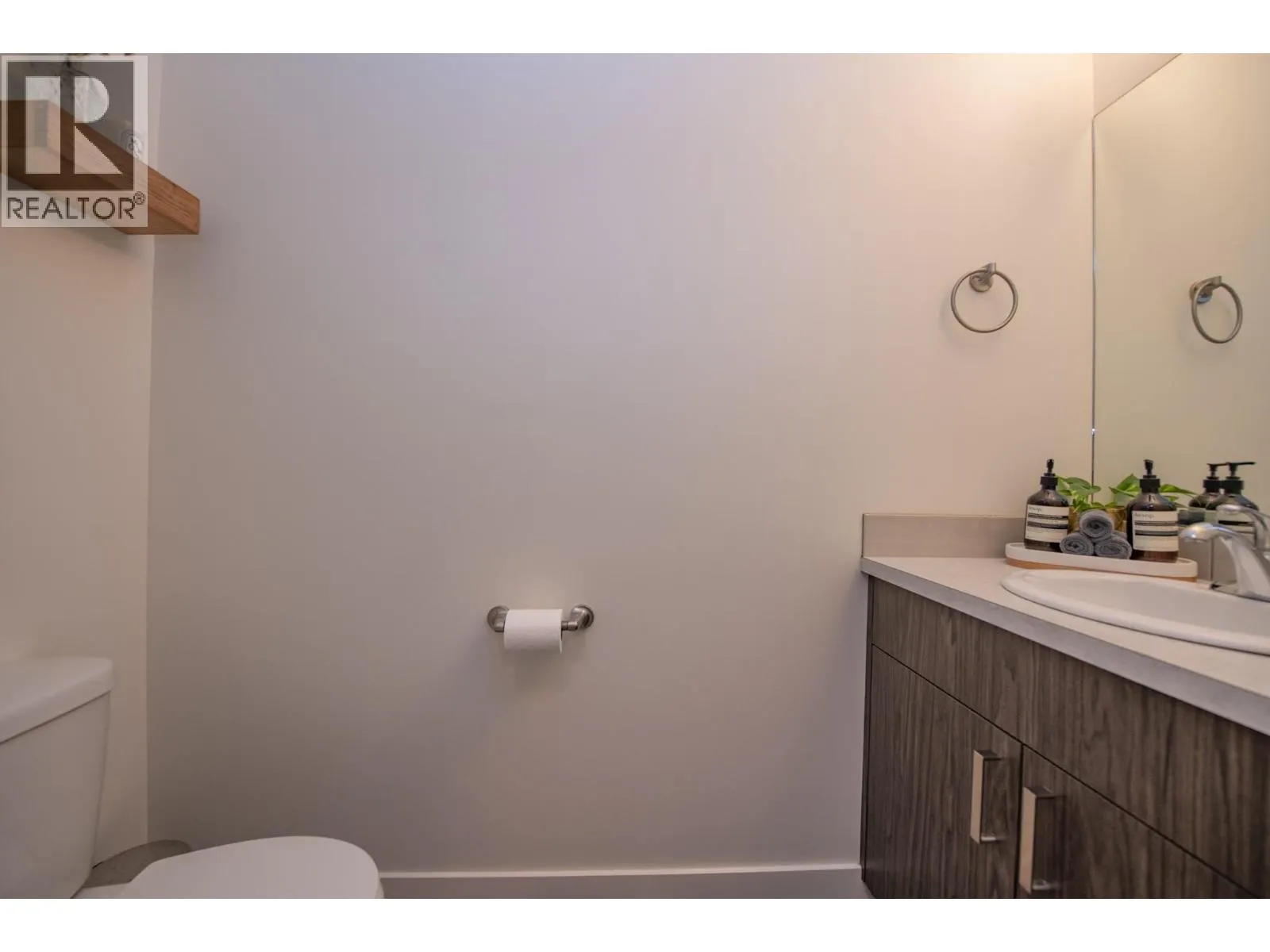 933 Mount Robson Place Unit# 32