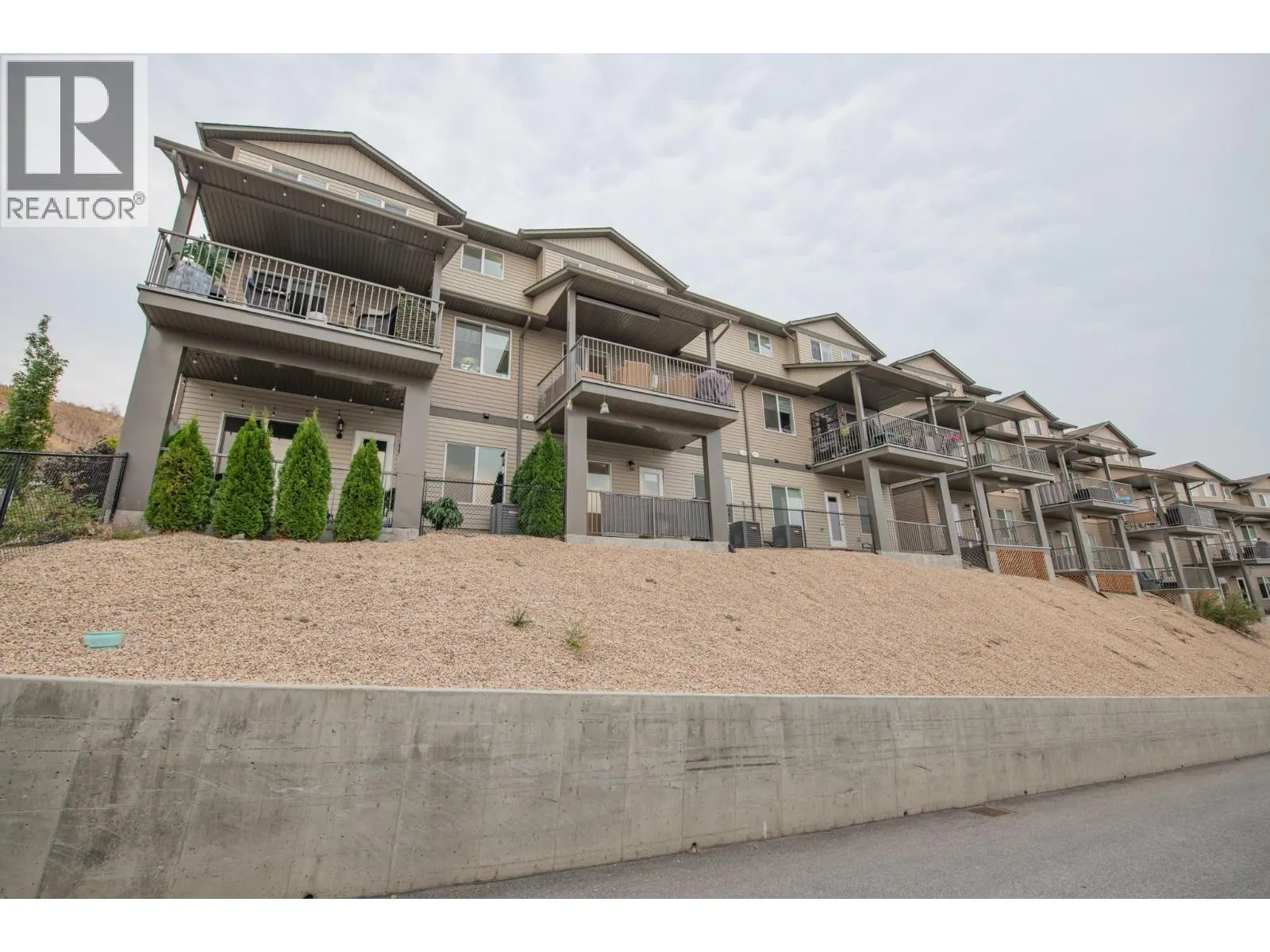 933 Mount Robson Place Unit# 32