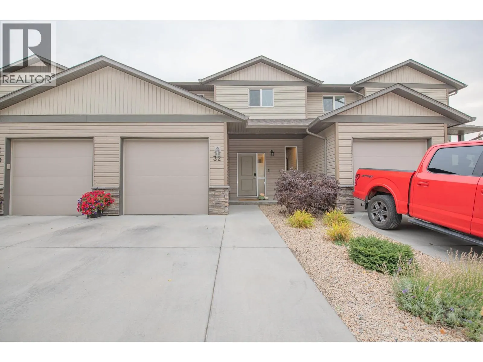 933 Mount Robson Place Unit# 32