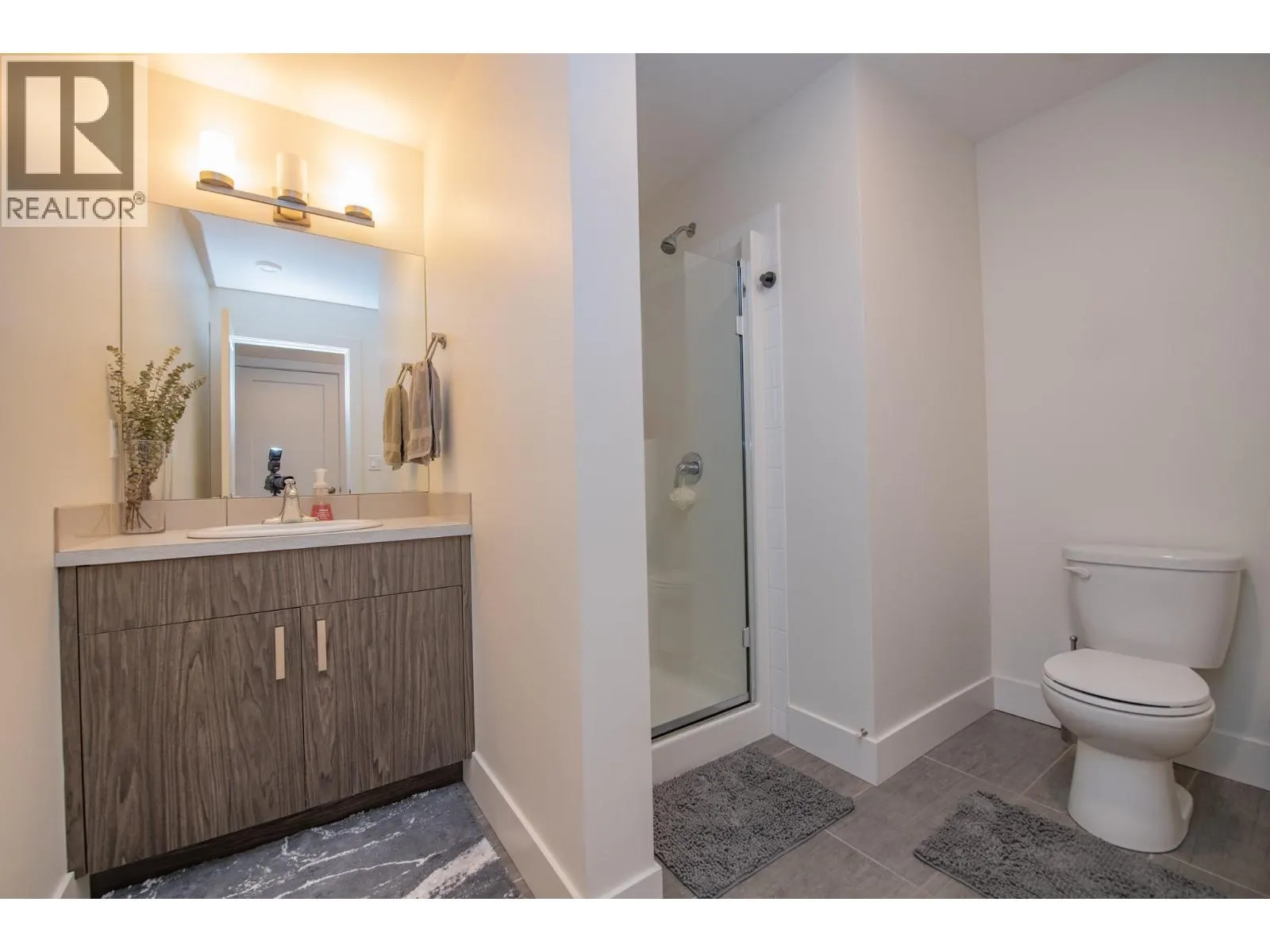 933 Mount Robson Place Unit# 32