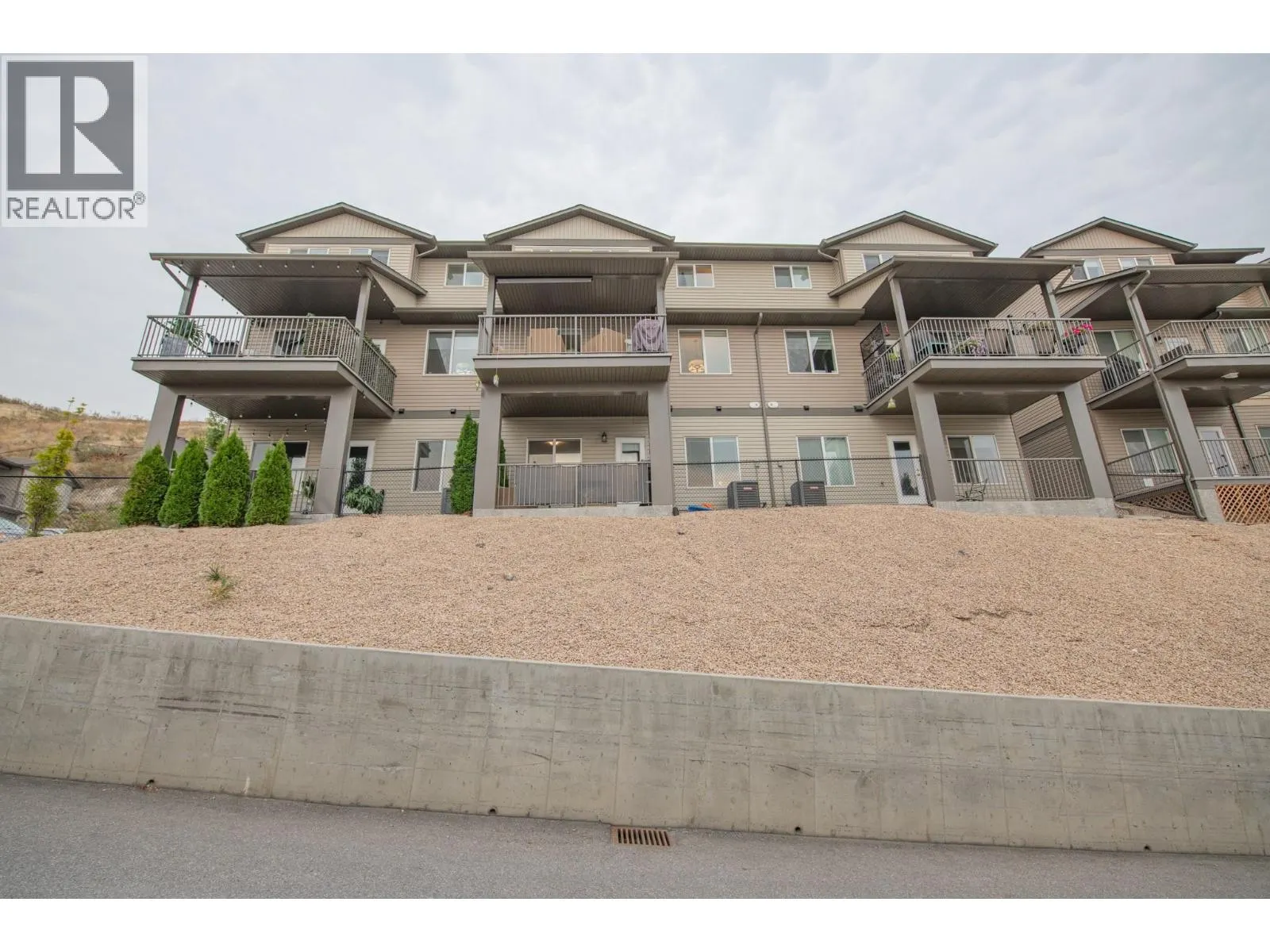 933 Mount Robson Place Unit# 32