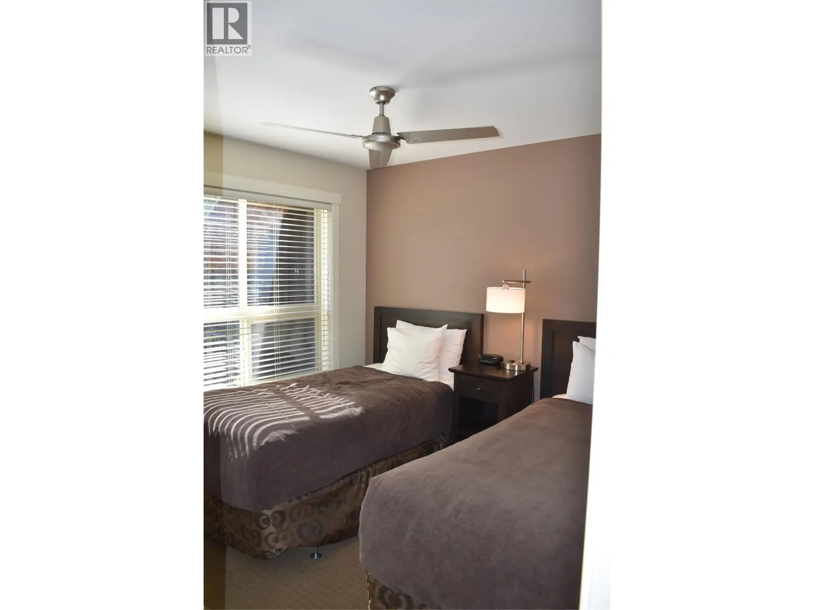 2049 Summit Drive Unit# 422 C