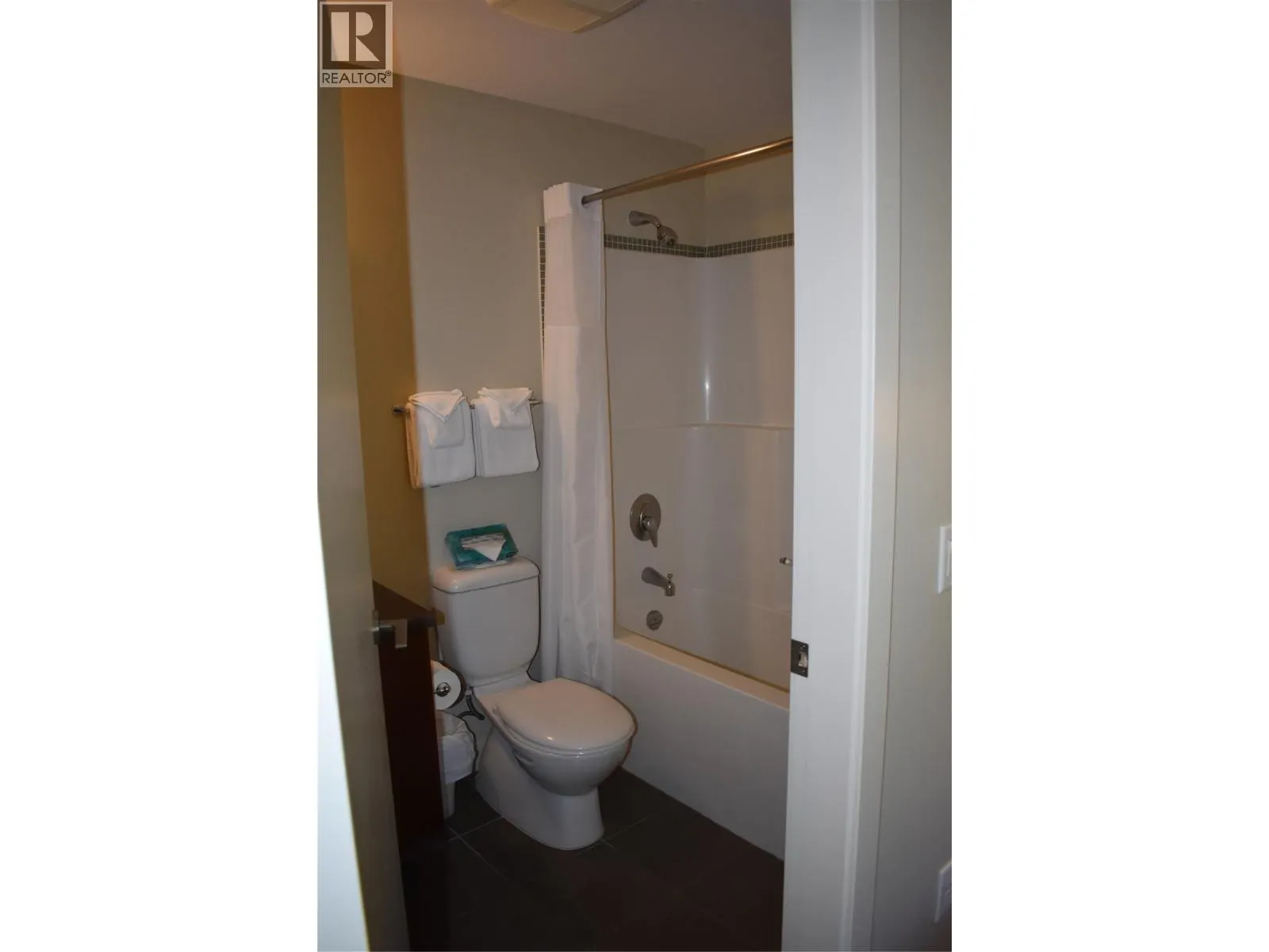 2049 Summit Drive Unit# 422 C