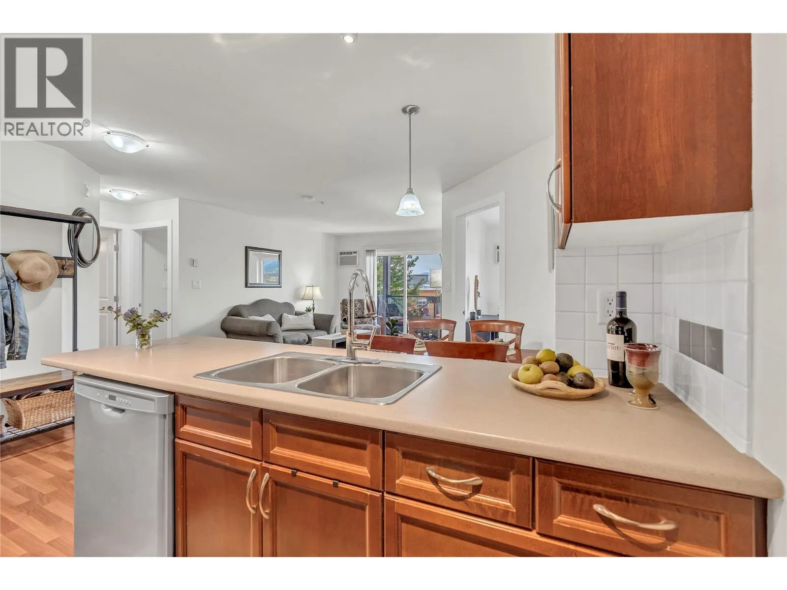 246 HASTINGS Avenue Unit# 216
