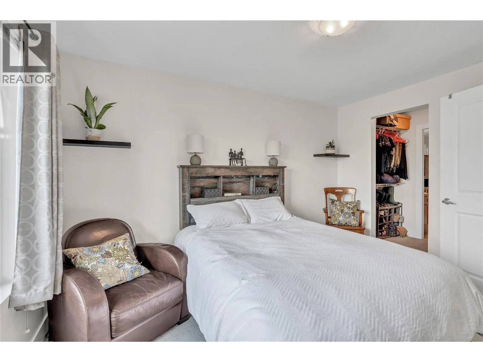 246 HASTINGS Avenue Unit# 216