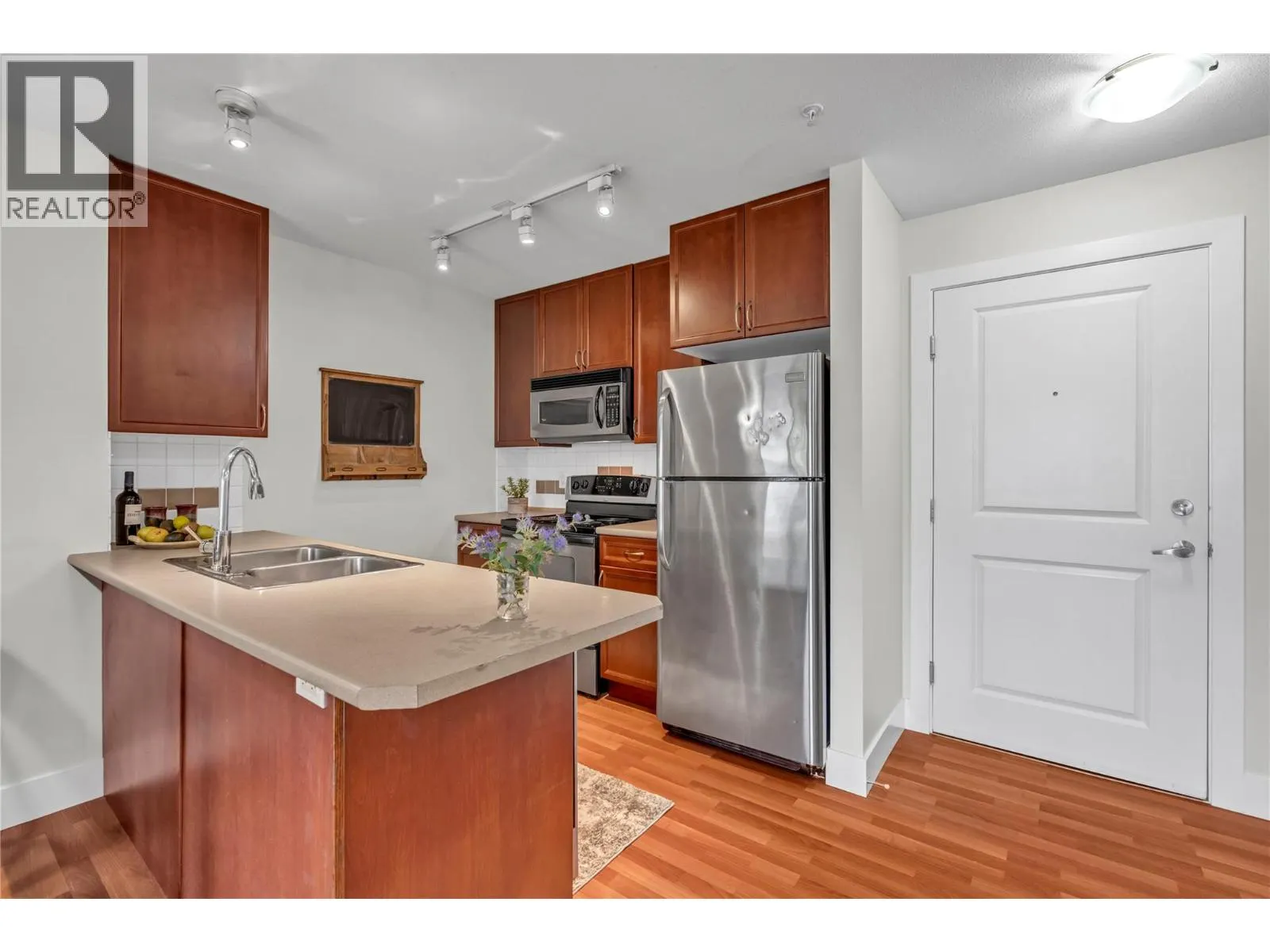 246 HASTINGS Avenue Unit# 216
