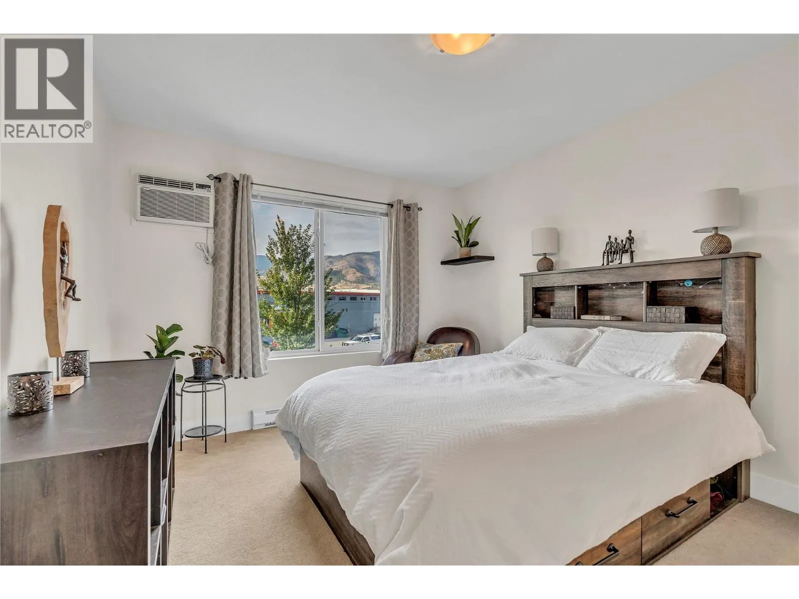 246 HASTINGS Avenue Unit# 216