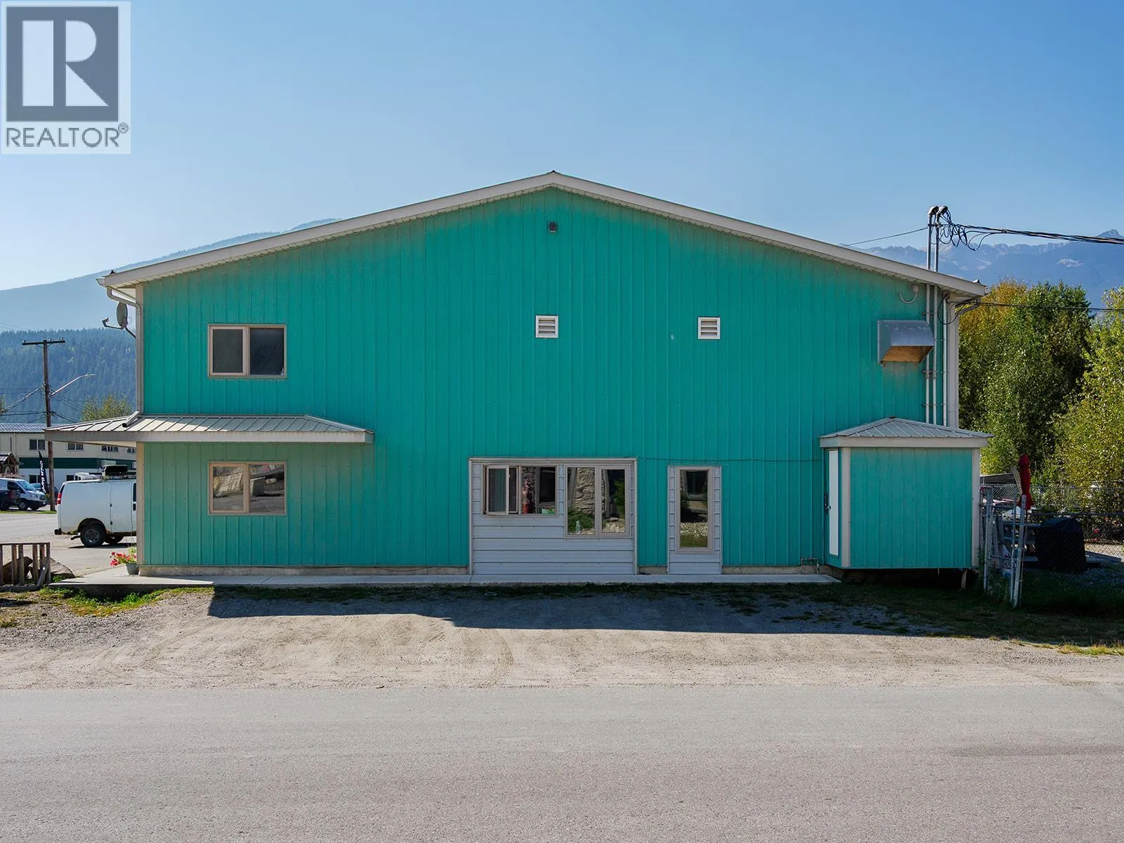 819 9th Street N