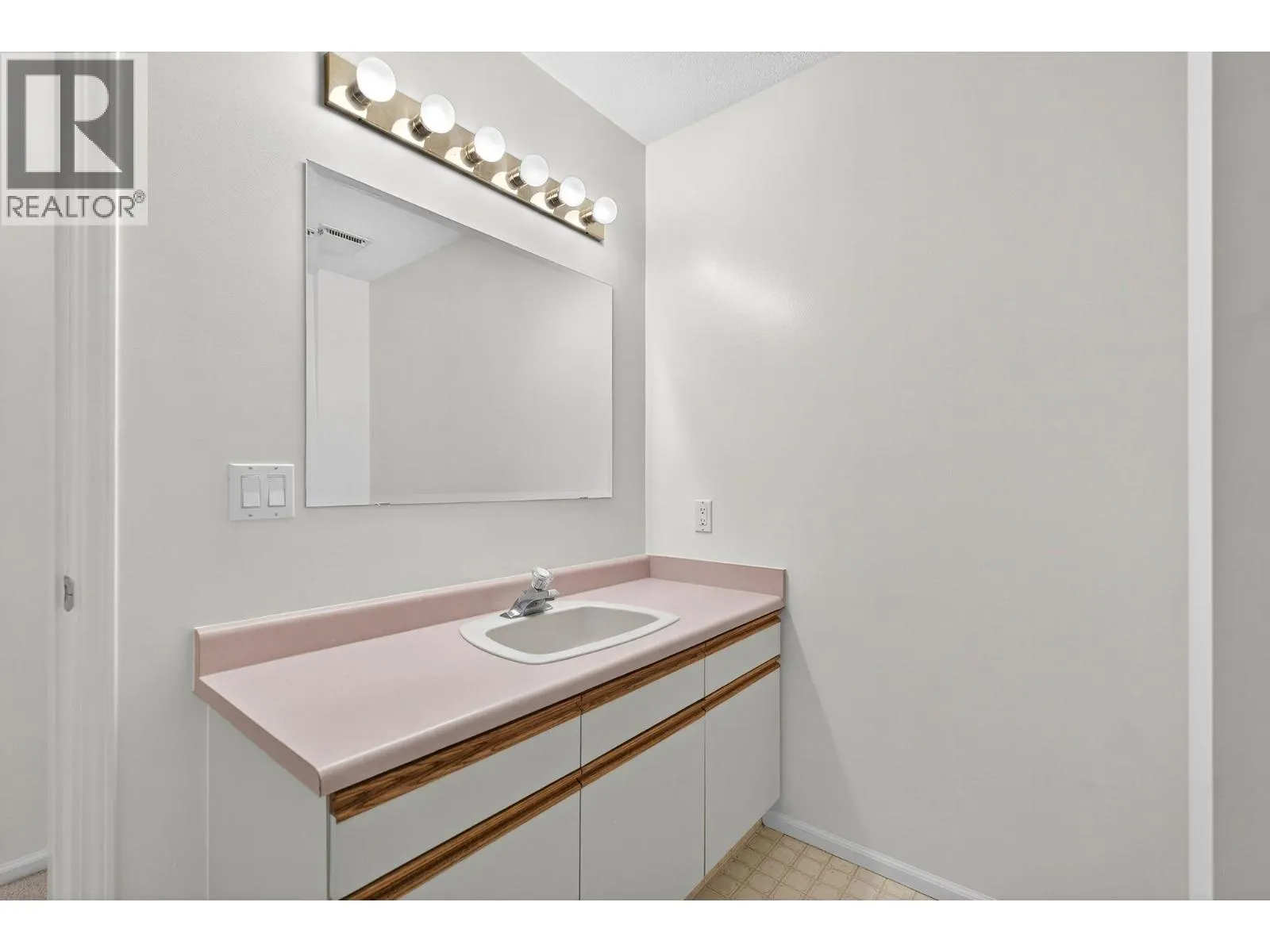 1249 Pacific Avenue Unit# 302