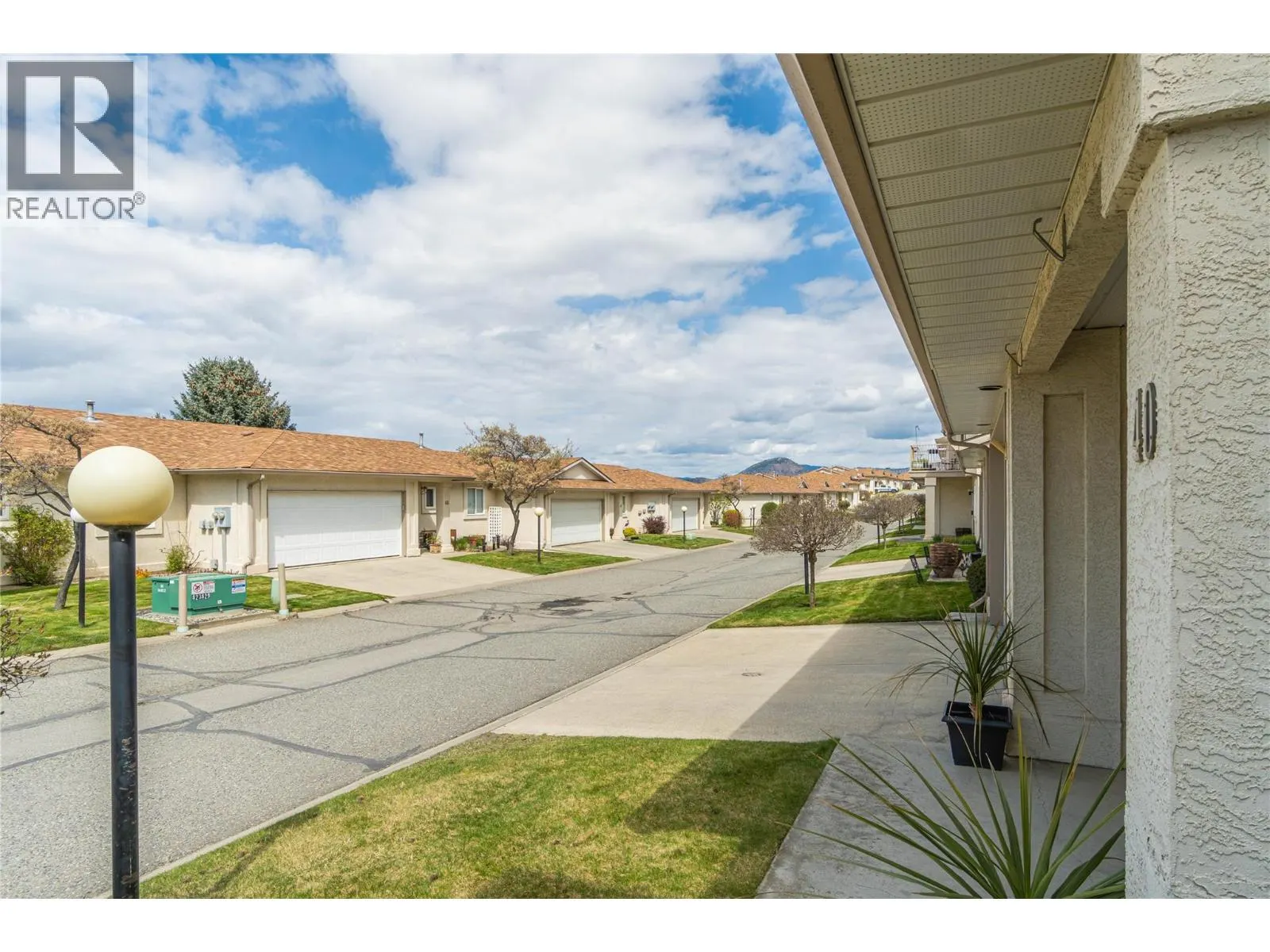 1950 BRAEVIEW Place Unit# 40