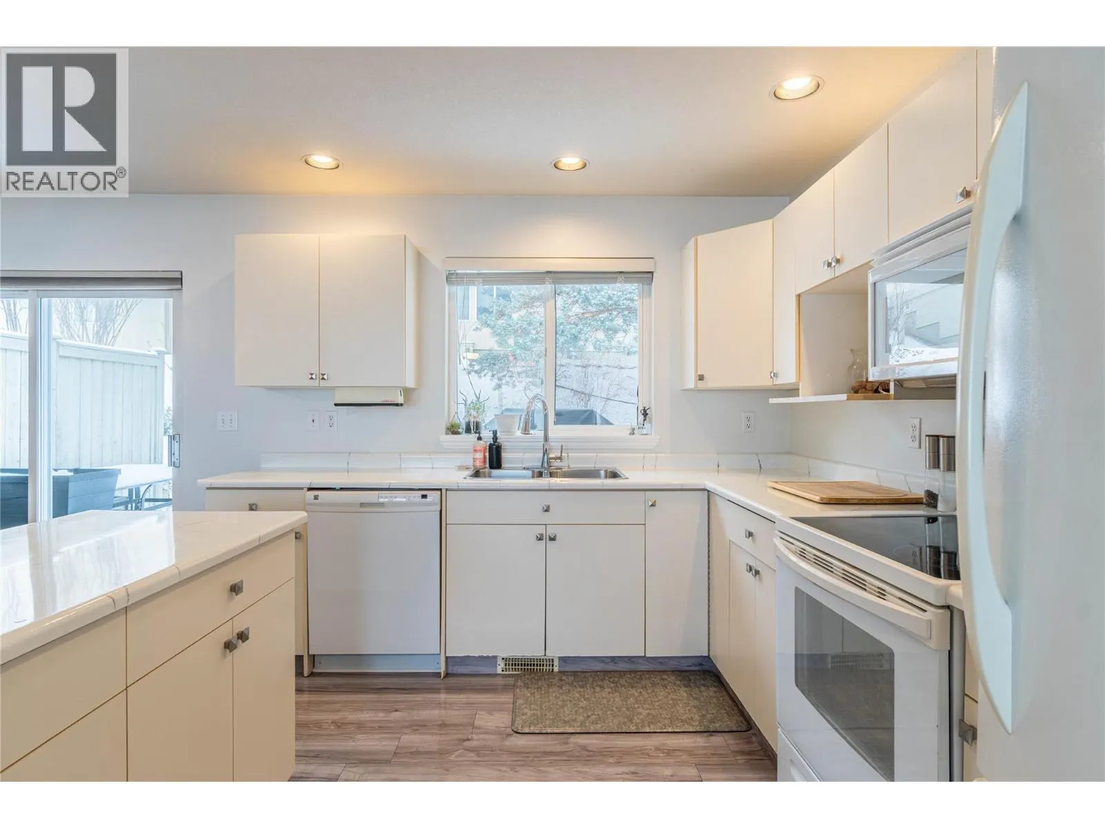 1950 BRAEVIEW Place Unit# 40