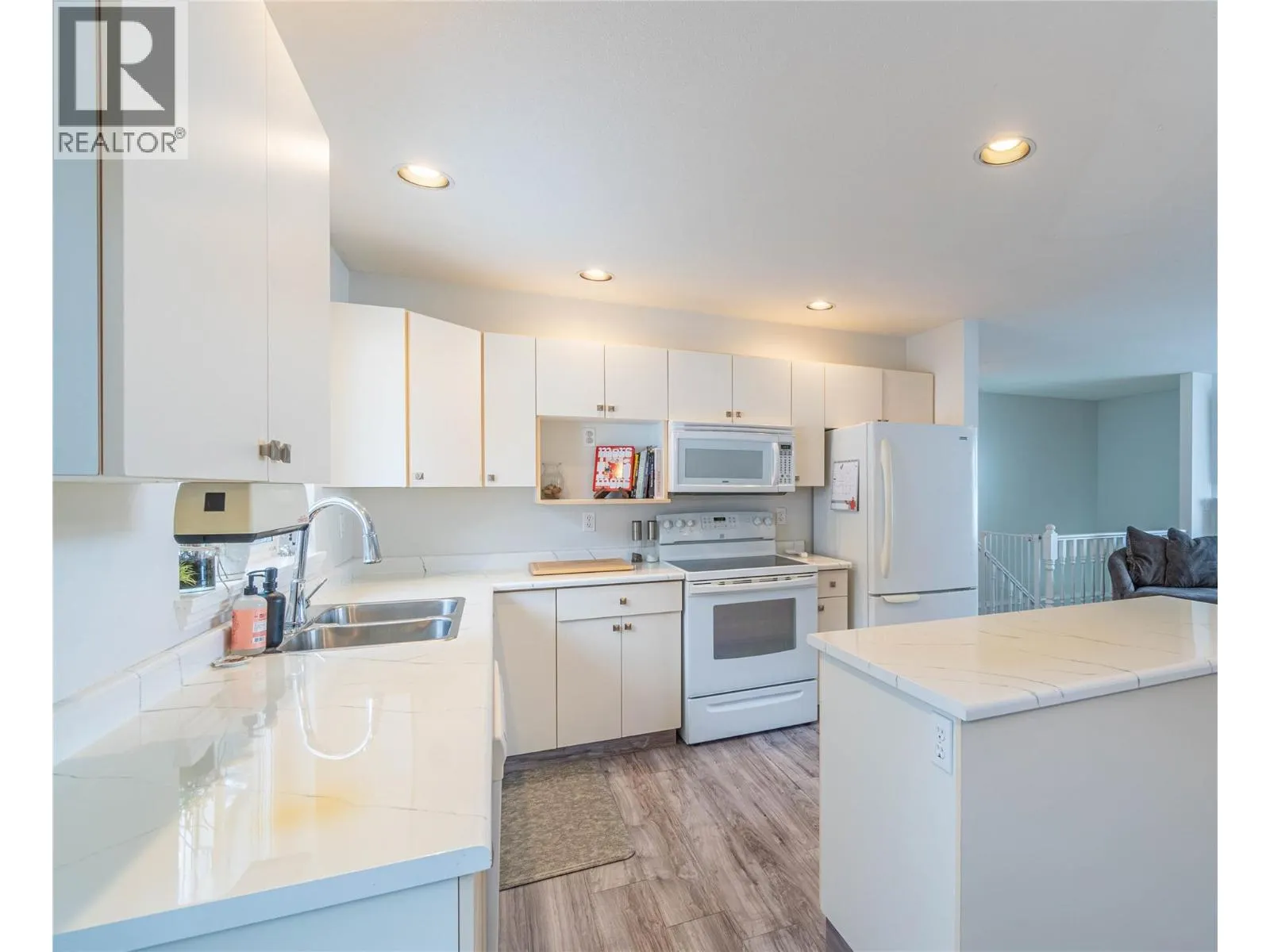 1950 BRAEVIEW Place Unit# 40