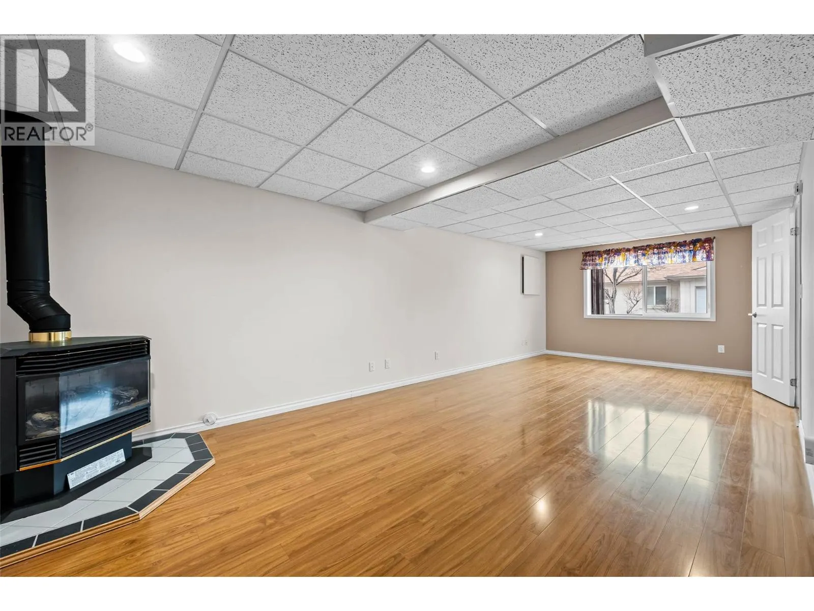 1950 BRAEVIEW Place Unit# 32