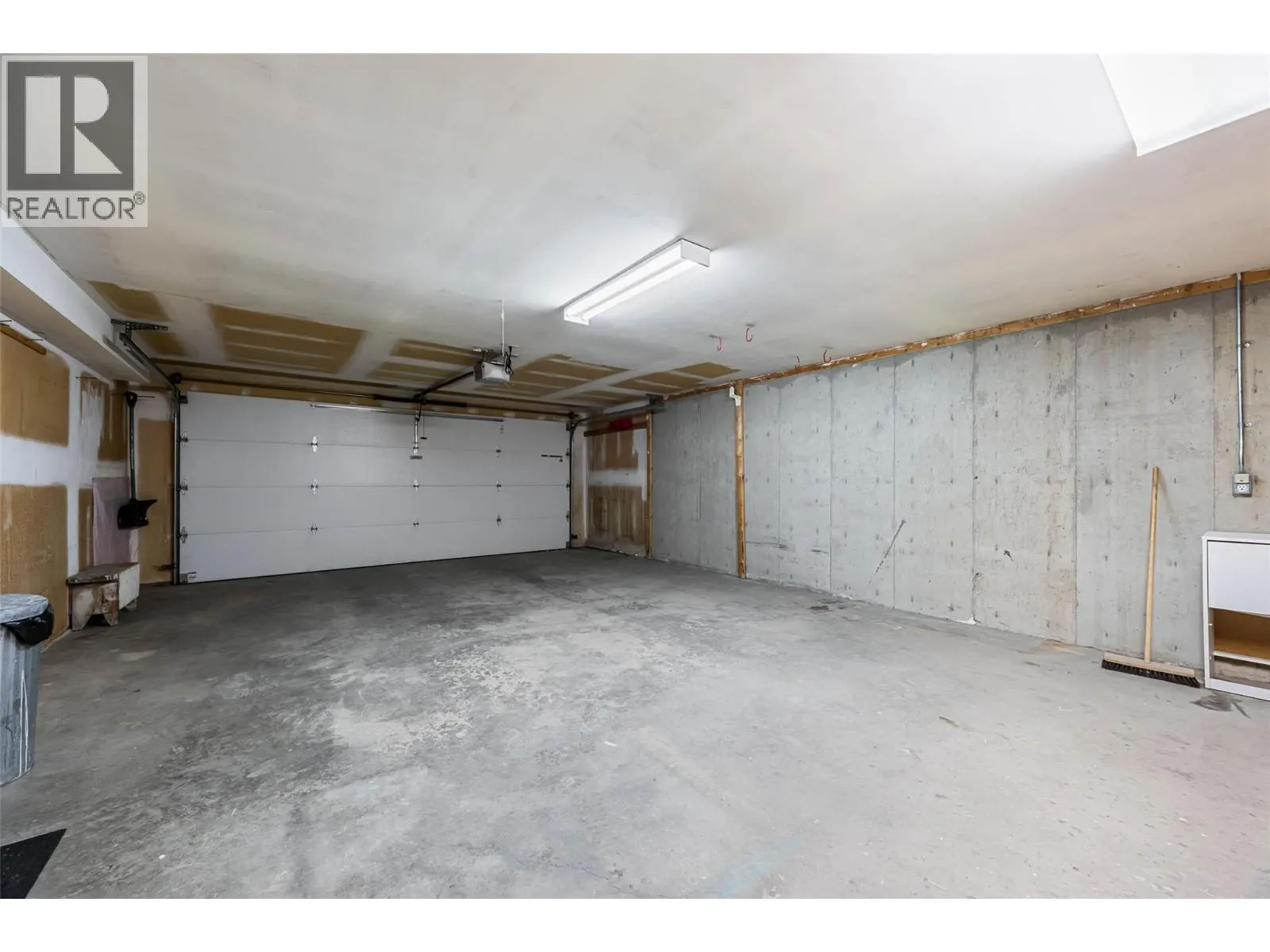 1950 BRAEVIEW Place Unit# 32
