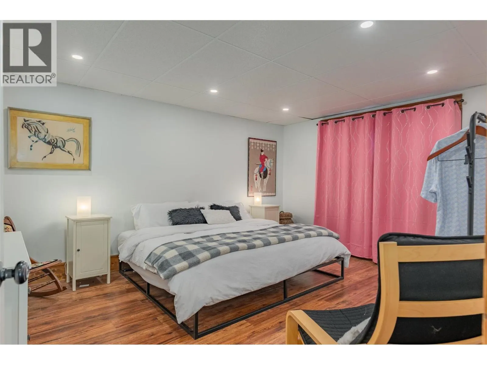 422 VIEW Street