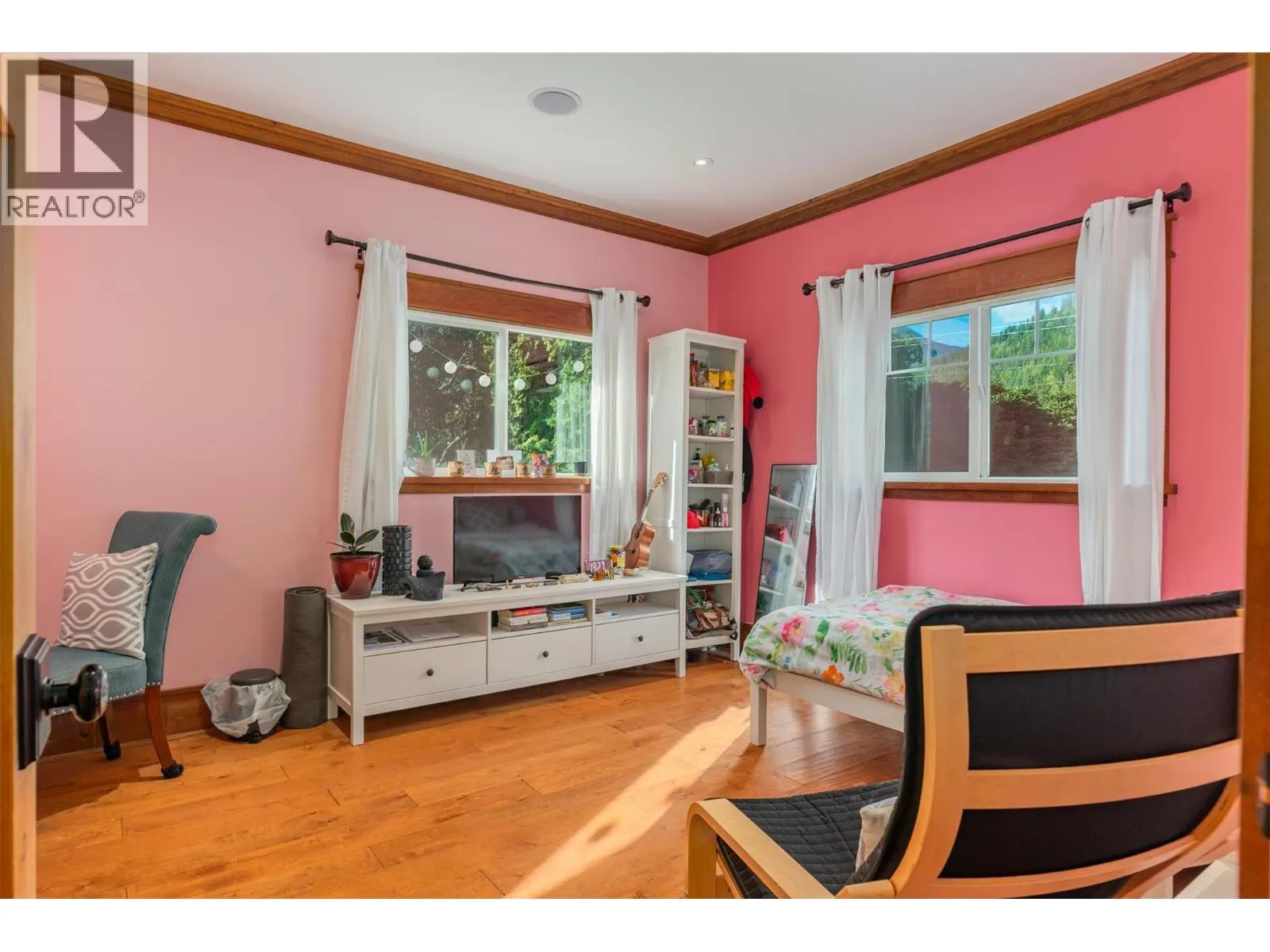 422 VIEW Street