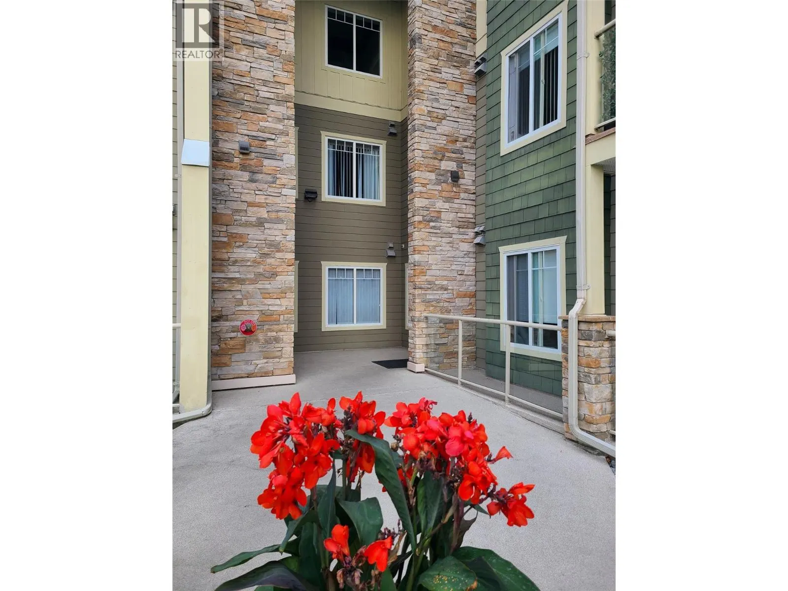 2120 Shannon Ridge Drive Unit# 302