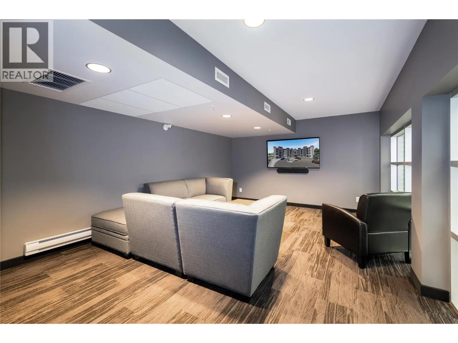 1880 HUGH ALLAN Drive Unit# 410