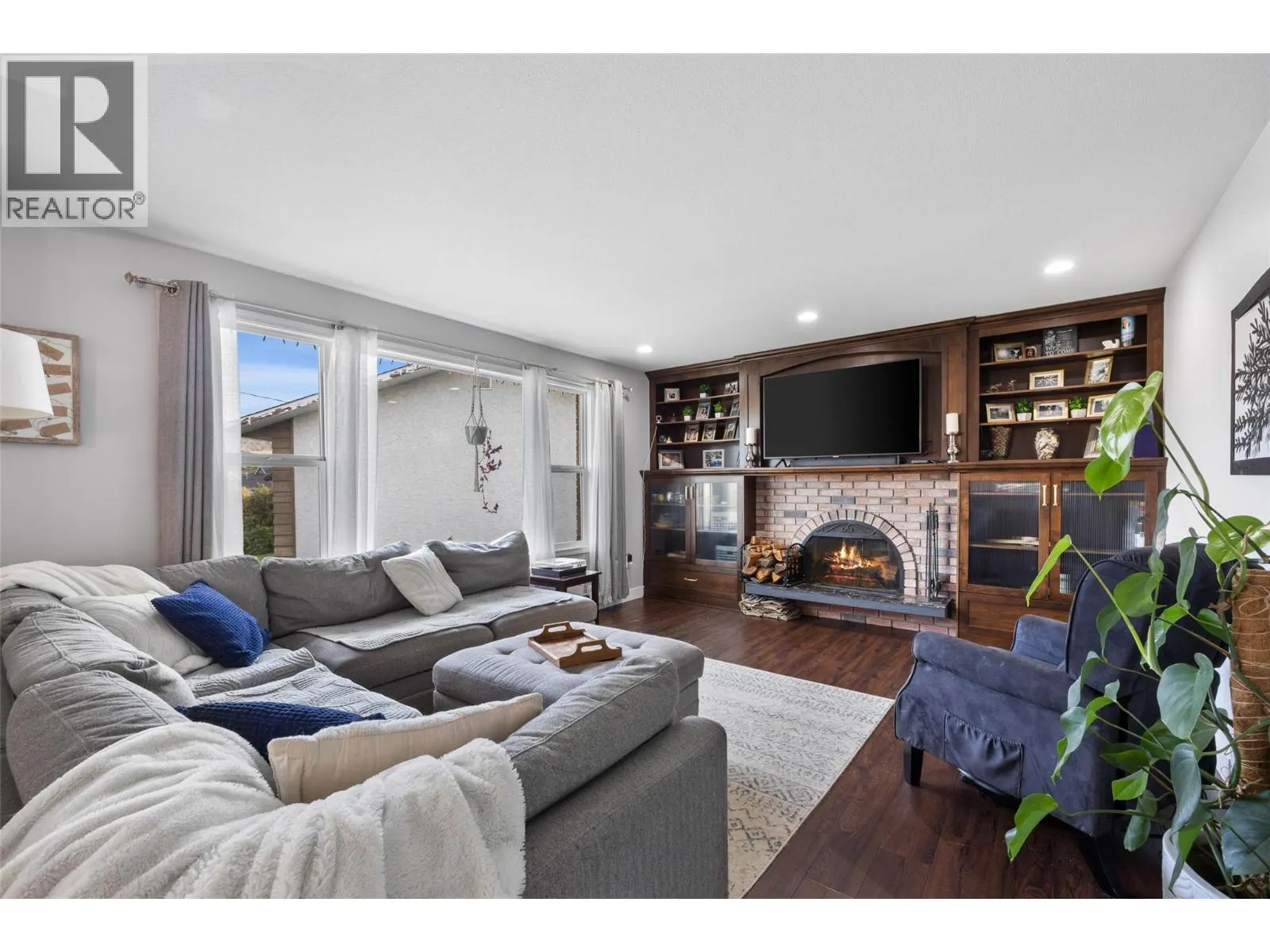 1795 DELNOR Crescent