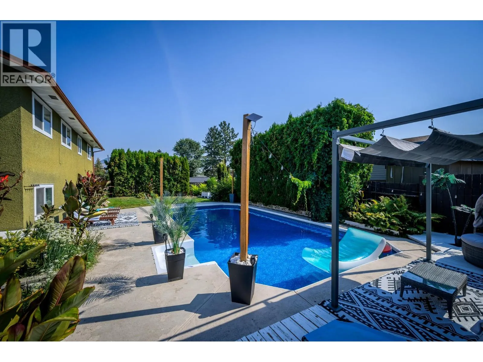 1795 DELNOR Crescent