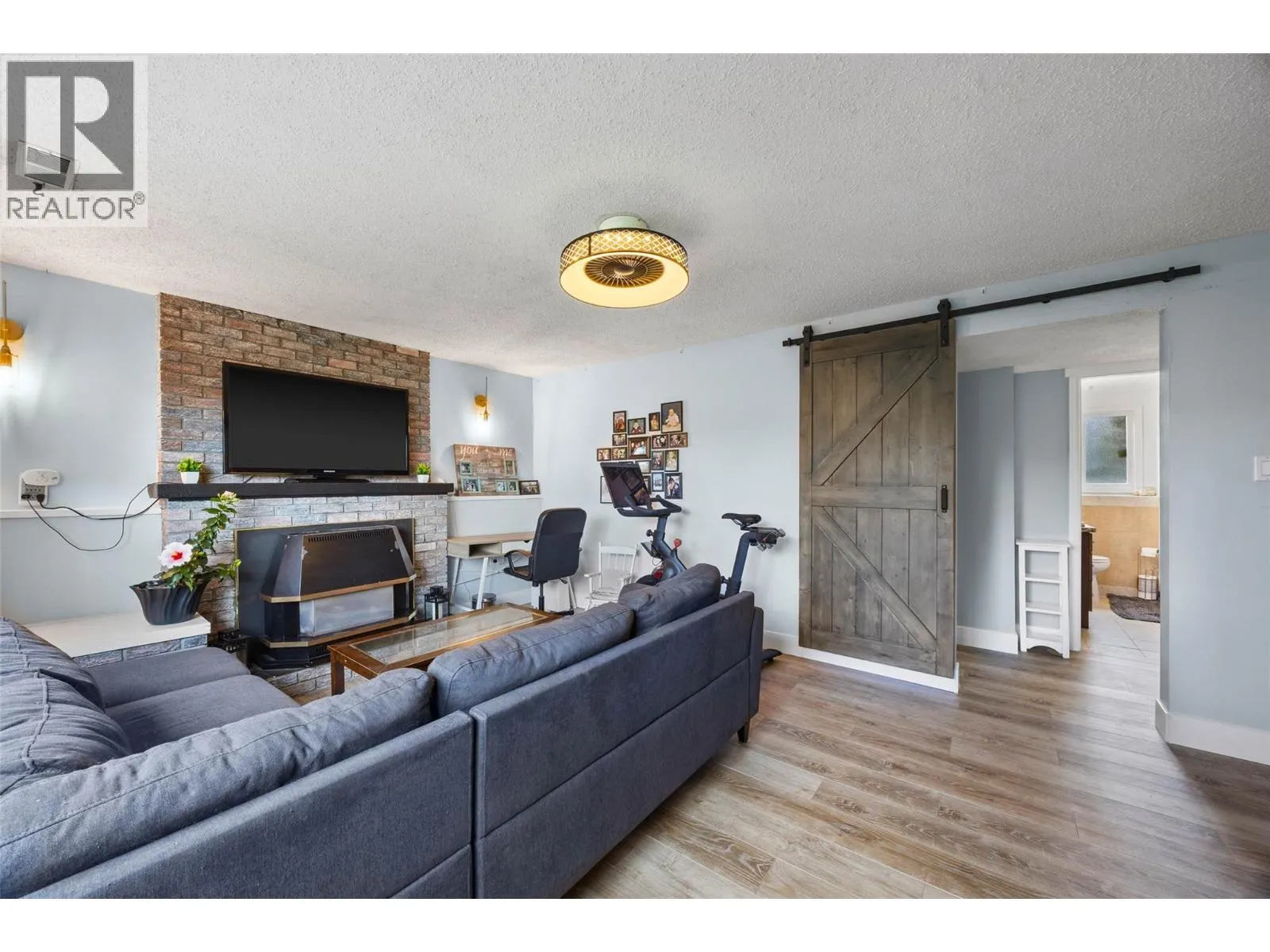 1795 DELNOR Crescent