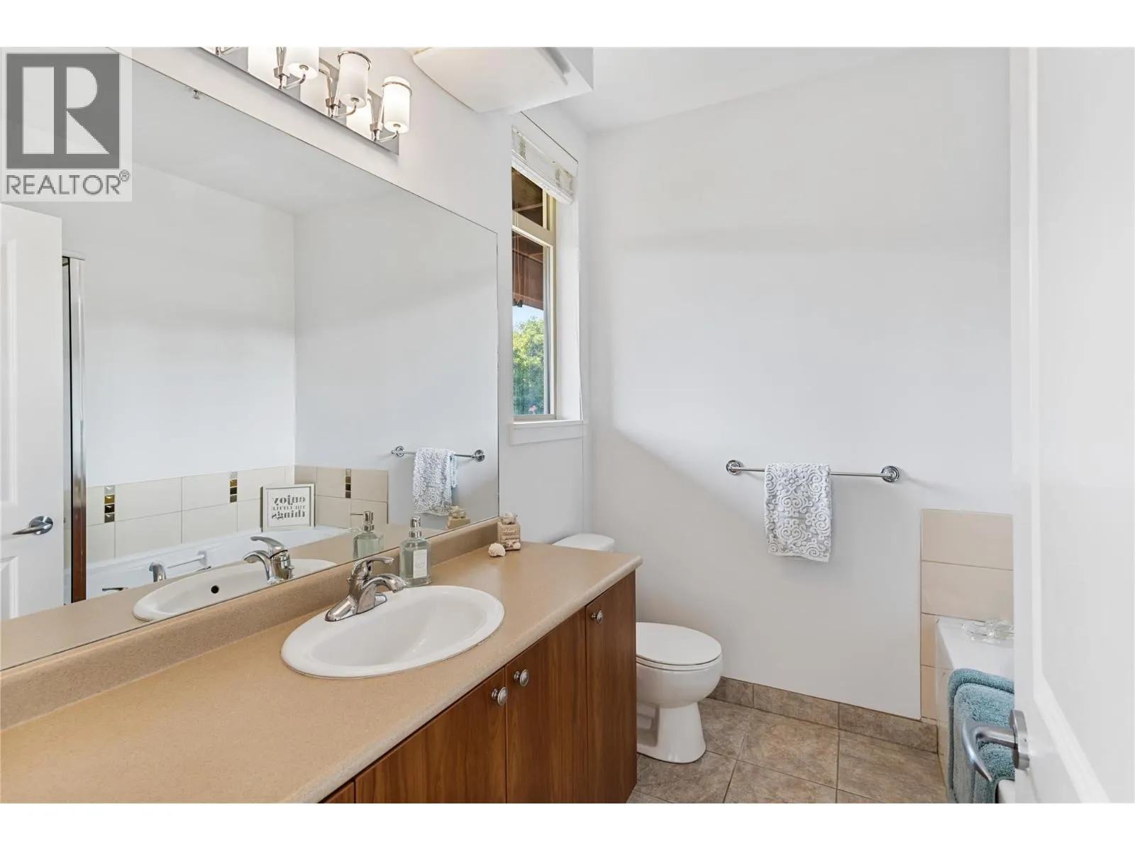 4205 Gellatly Road Unit# 238