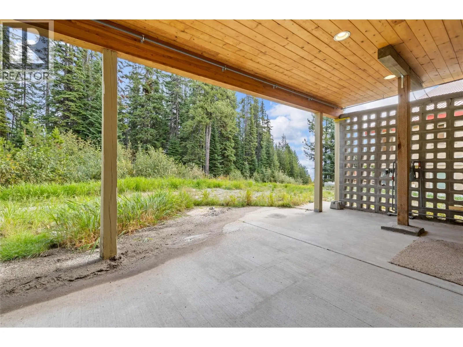 5946 Snow Pines Crescent Unit# A