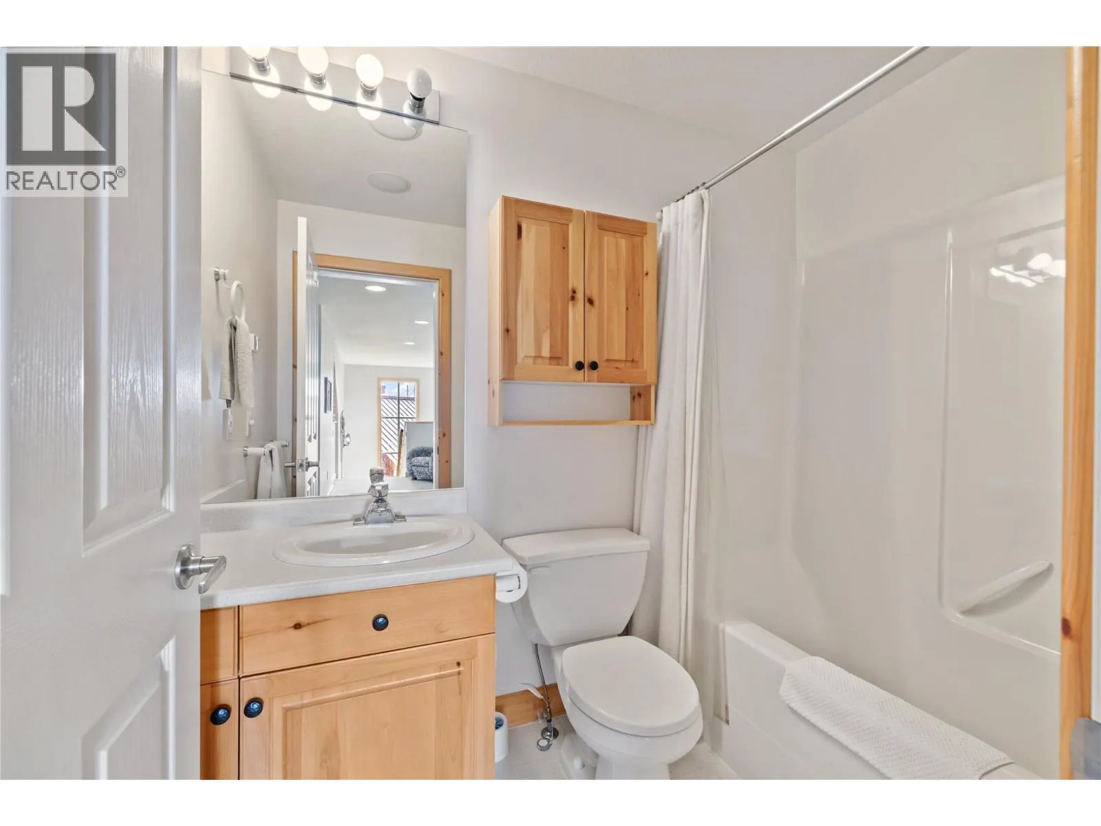 5946 Snow Pines Crescent Unit# A