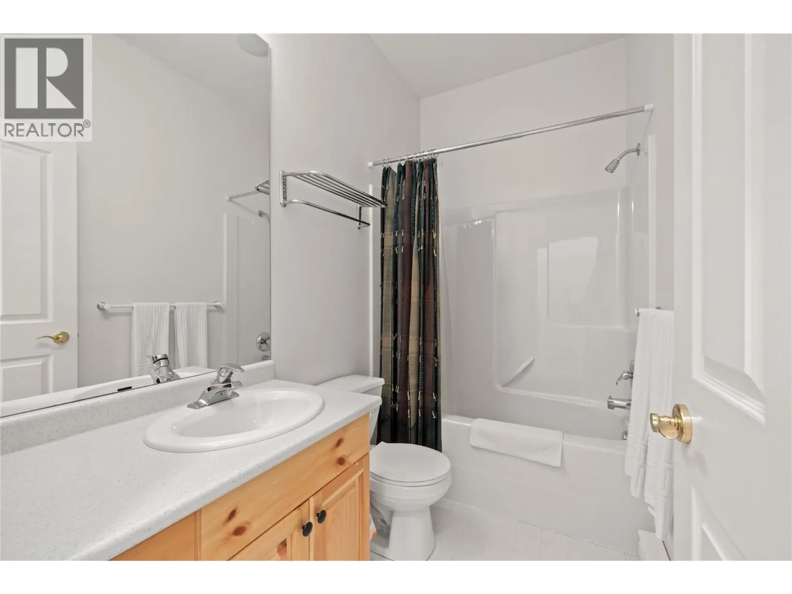 5946 Snow Pines Crescent Unit# A