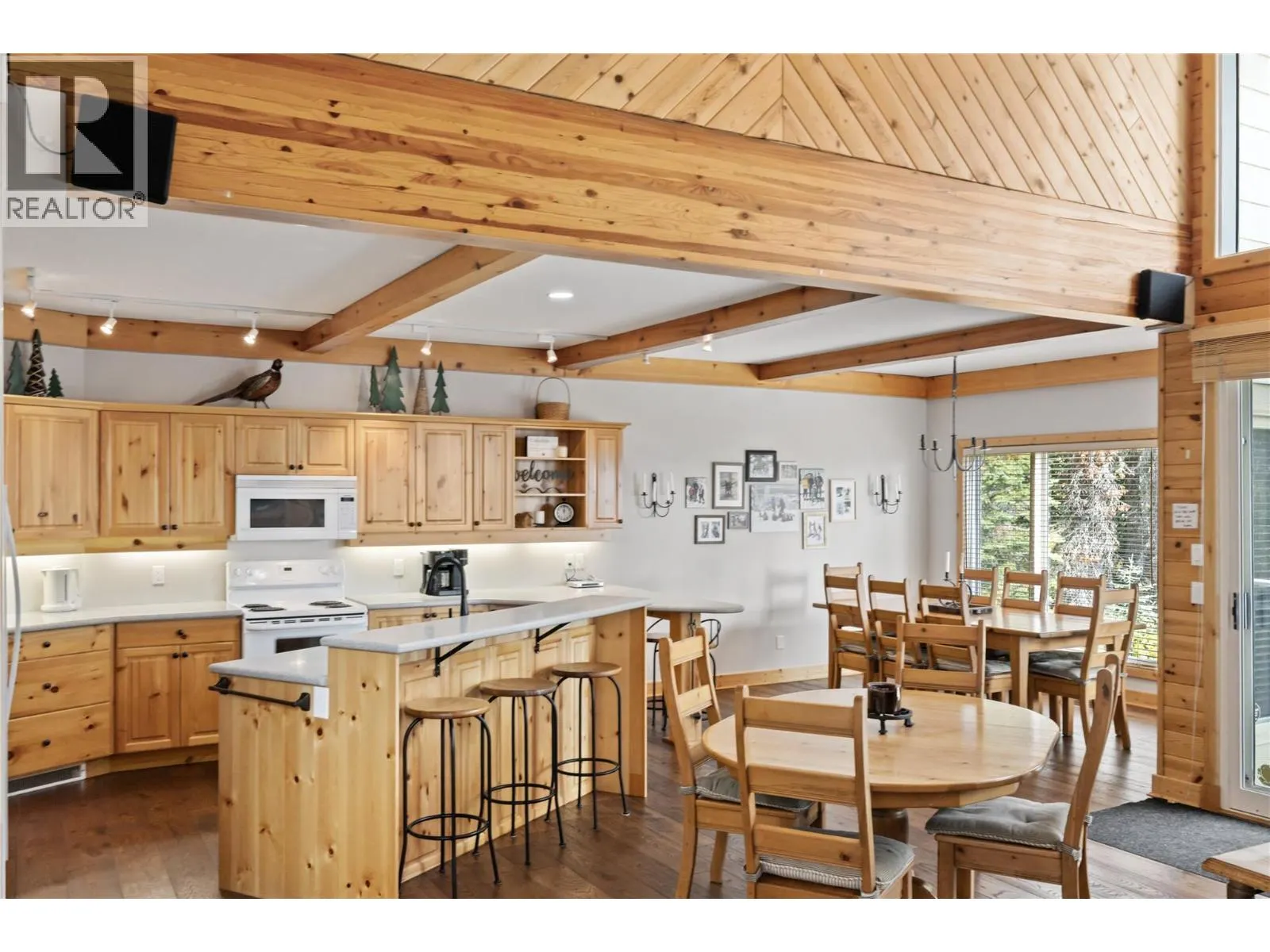 5946 Snow Pines Crescent Unit# A