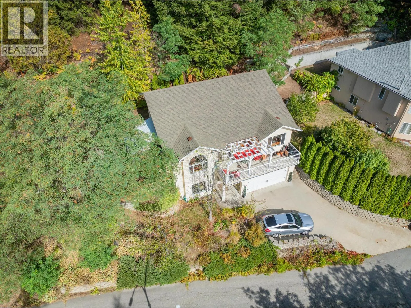 3301 LABURNUM Drive