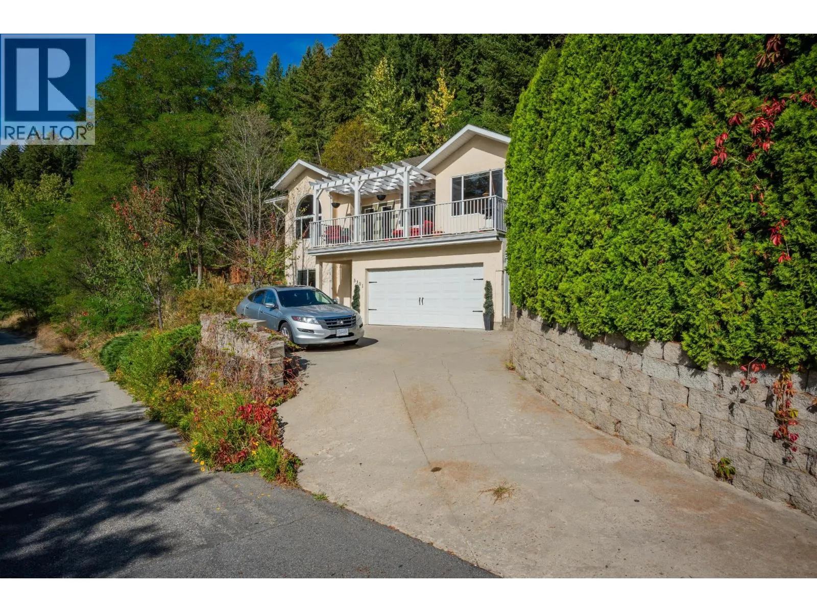 3301 LABURNUM Drive