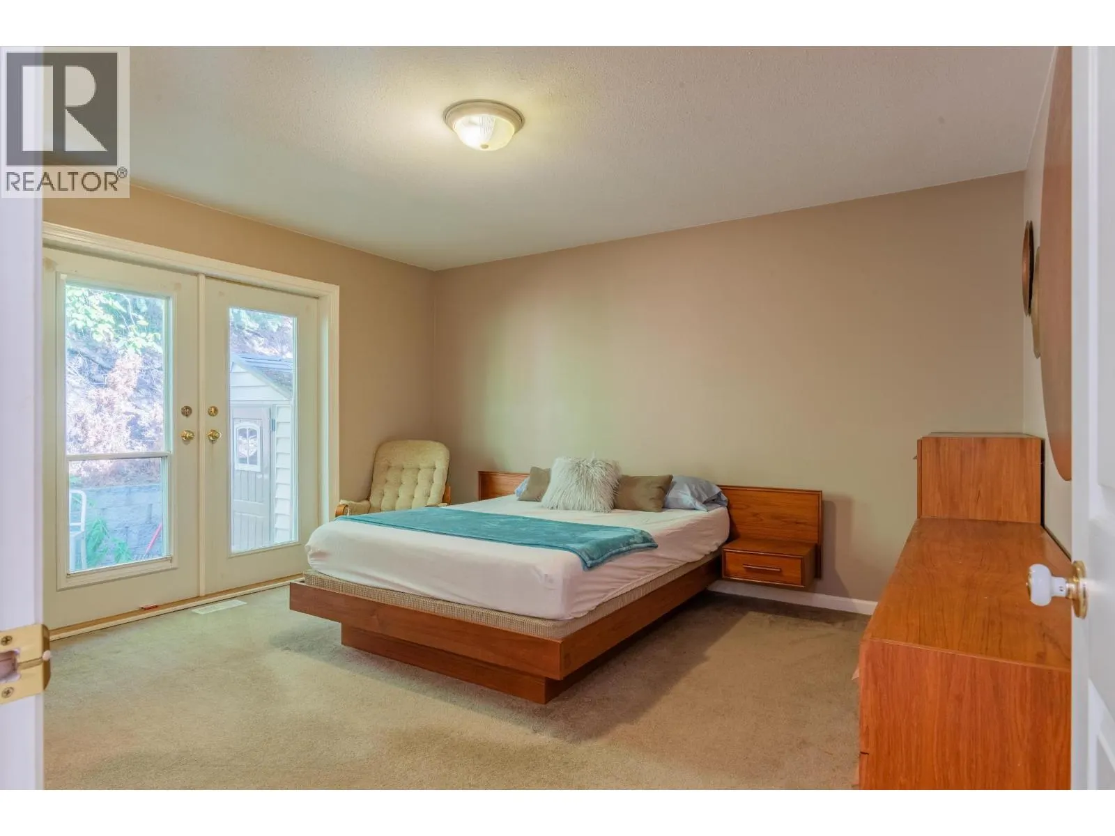 3301 LABURNUM Drive