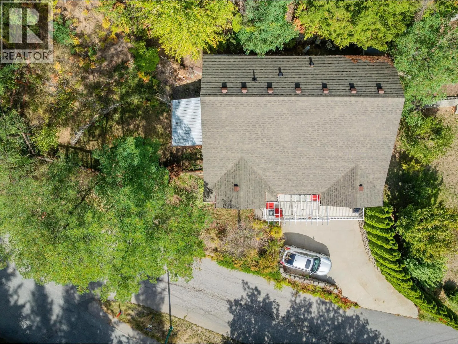 3301 LABURNUM Drive