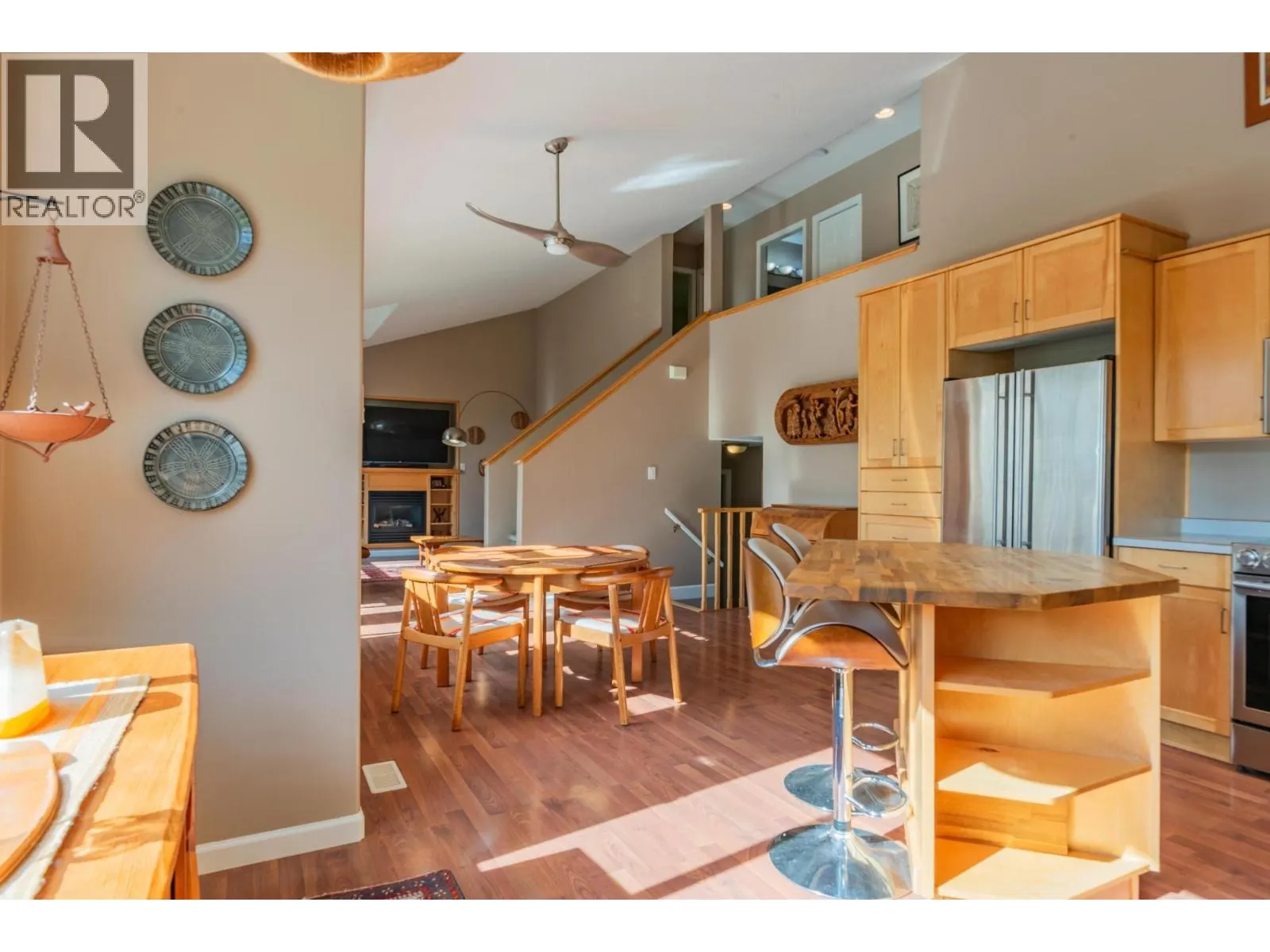 3301 LABURNUM Drive
