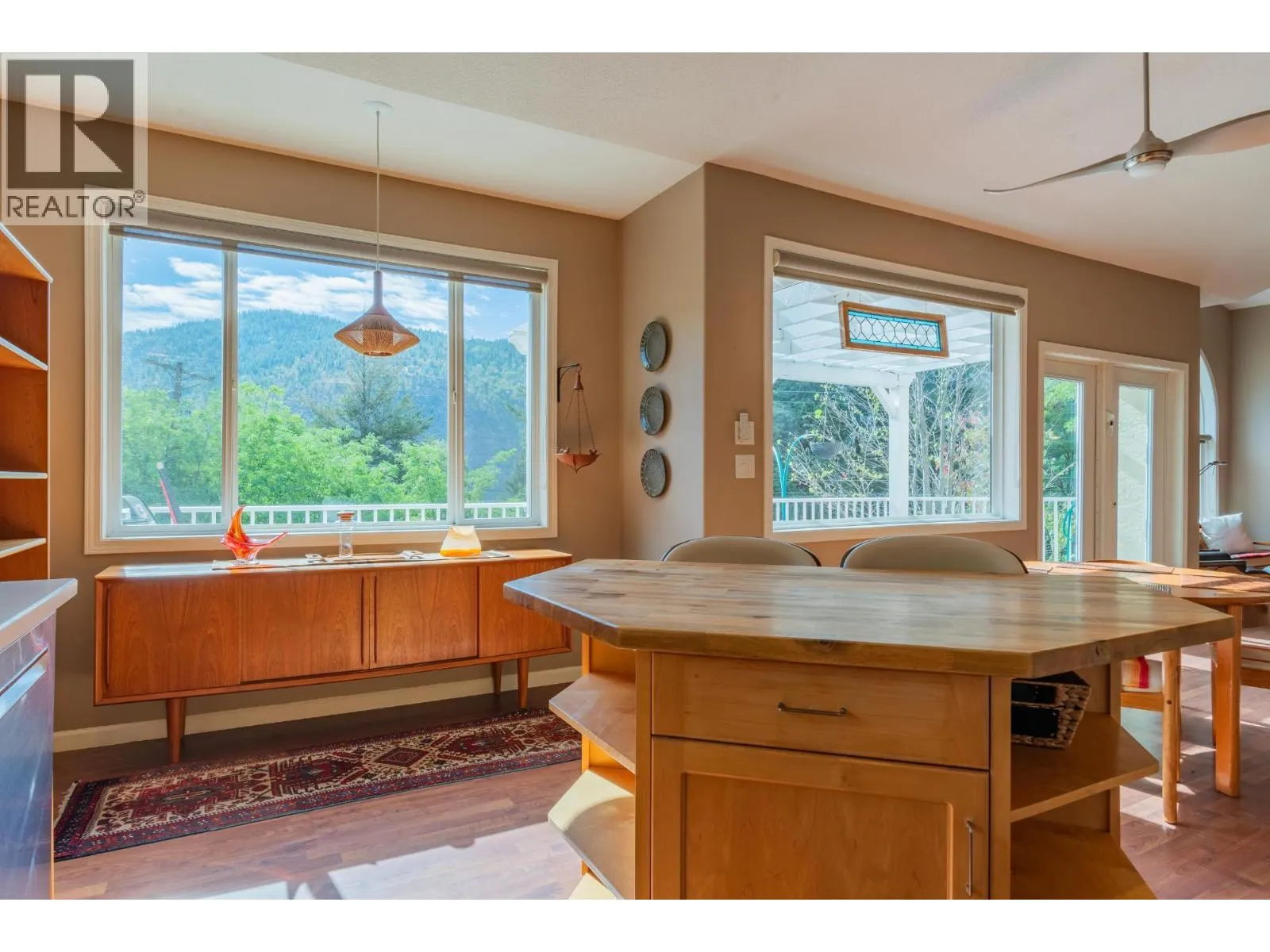 3301 LABURNUM Drive